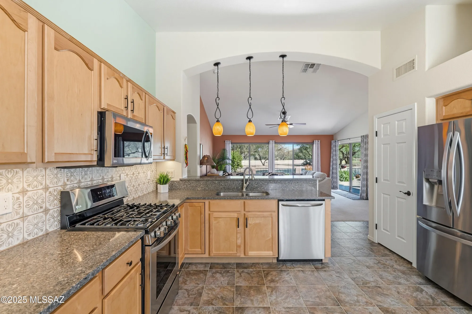 Property Slideshow image 21 of 44 | 2641 e glen canyon rd, Green Valley, AZ, 85614