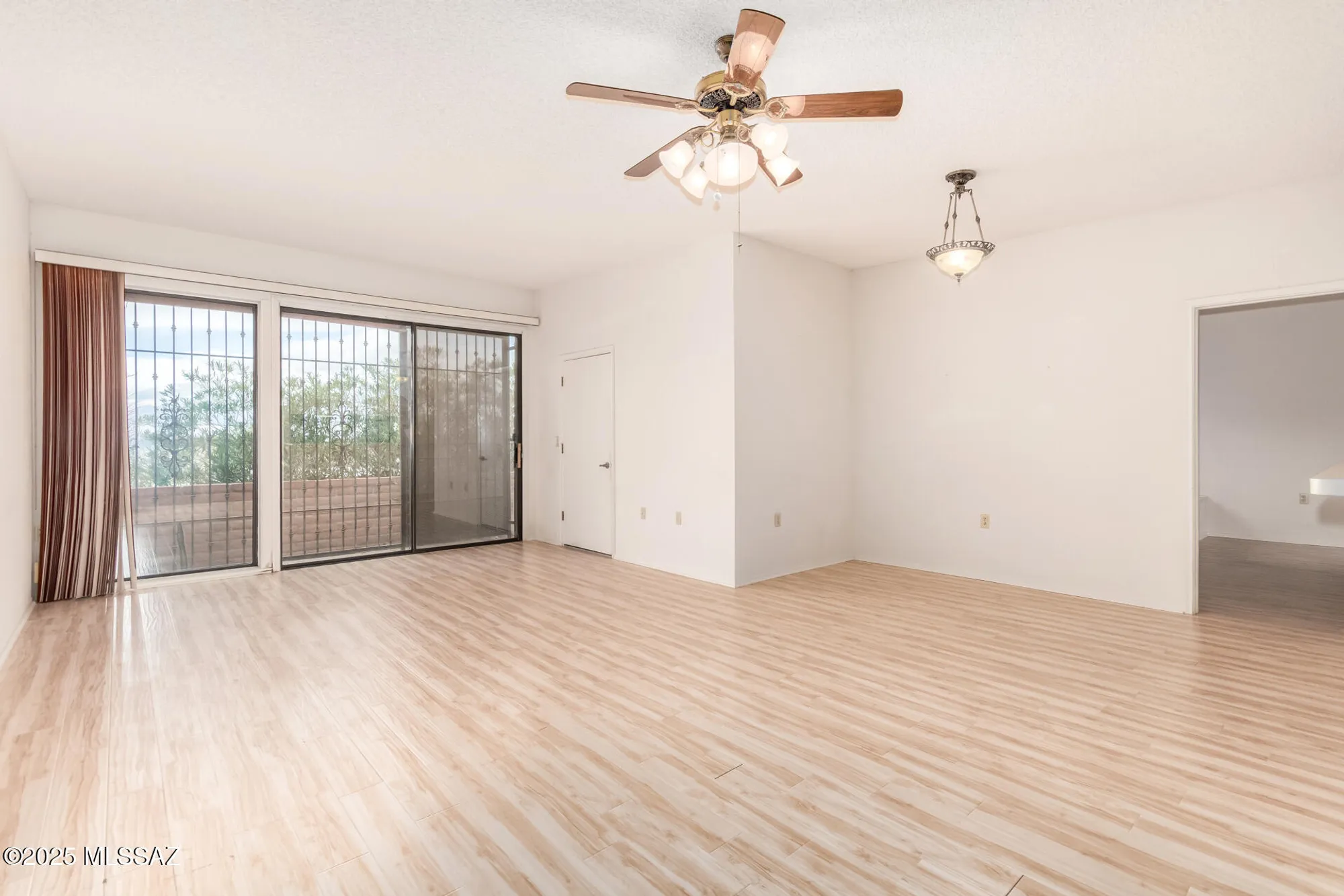 Property Slideshow image 5 of 35 | 1761 w dalehaven cir, Tucson, AZ, 85704