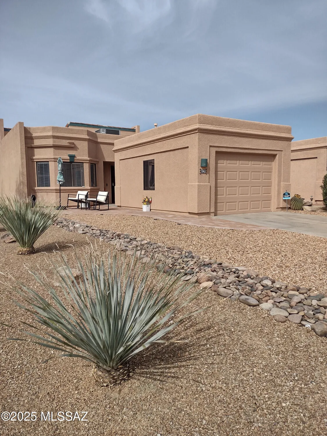 Property Slideshow image 1 of 35 | 143 n crescent bell dr, Green Valley, AZ, 85614
