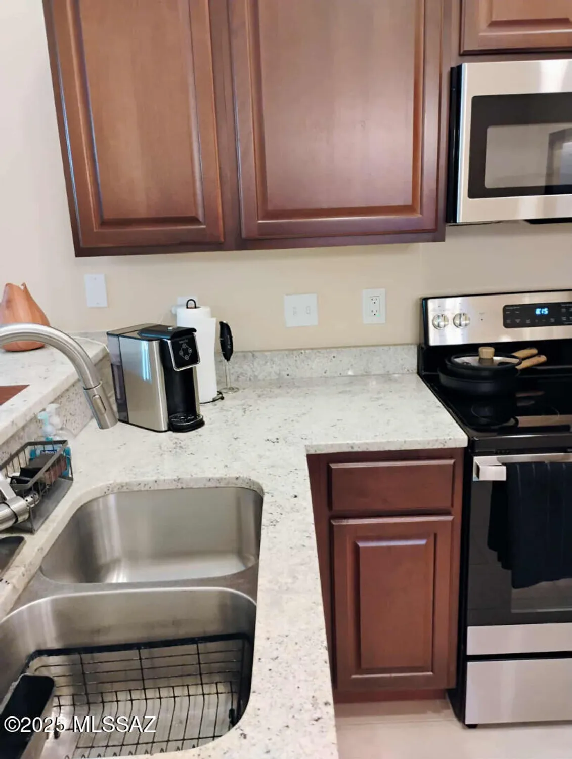 Property Slideshow image 11 of 35 | 143 n crescent bell dr, Green Valley, AZ, 85614