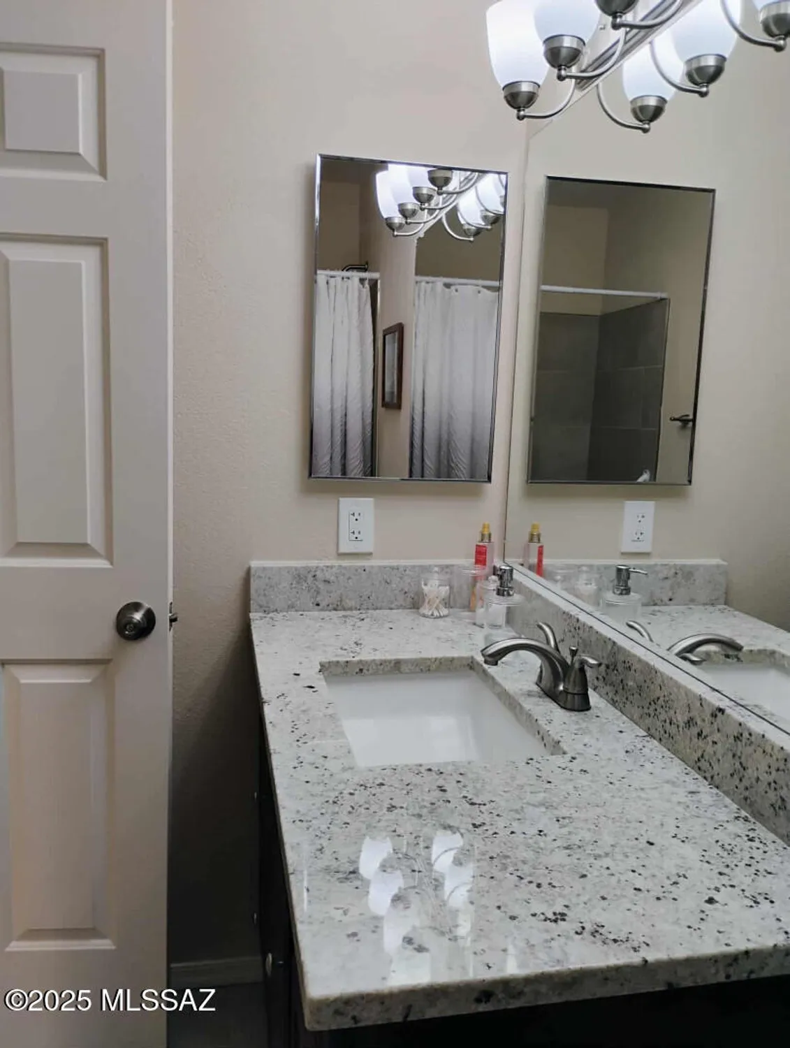 Property Slideshow image 12 of 35 | 143 n crescent bell dr, Green Valley, AZ, 85614