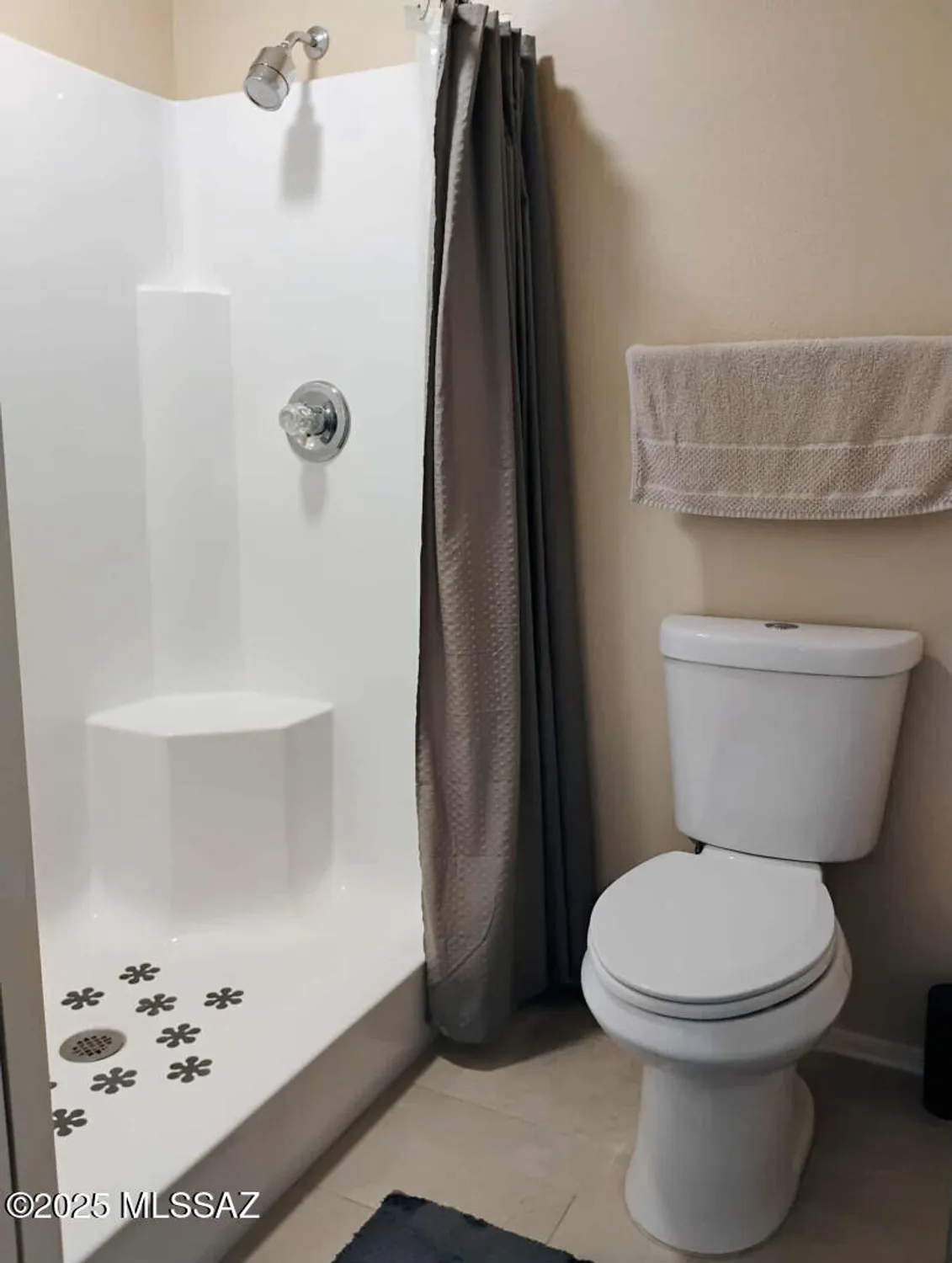 Property Slideshow image 18 of 35 | 143 n crescent bell dr, Green Valley, AZ, 85614