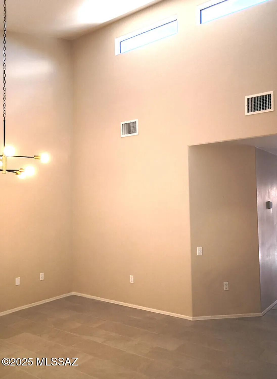 Property Slideshow image 4 of 35 | 143 n crescent bell dr, Green Valley, AZ, 85614