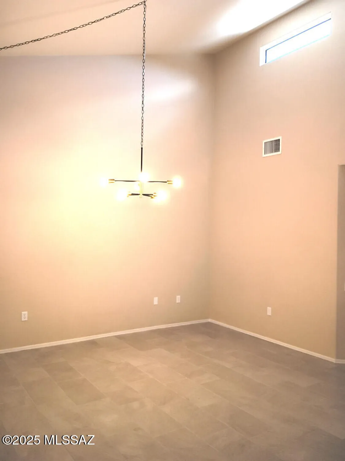 Property Slideshow image 6 of 35 | 143 n crescent bell dr, Green Valley, AZ, 85614