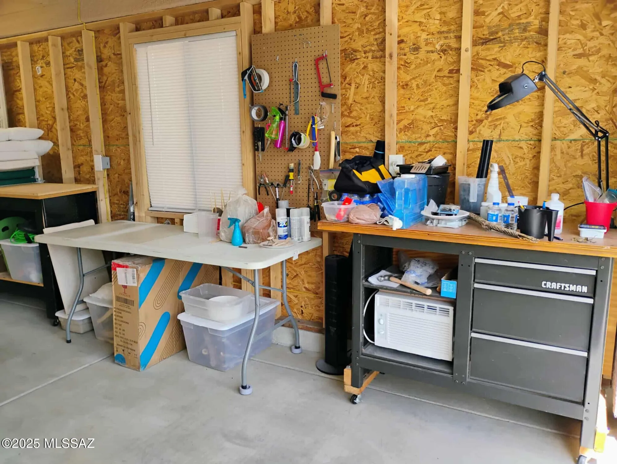 Property Slideshow image 30 of 35 | 143 n crescent bell dr, Green Valley, AZ, 85614