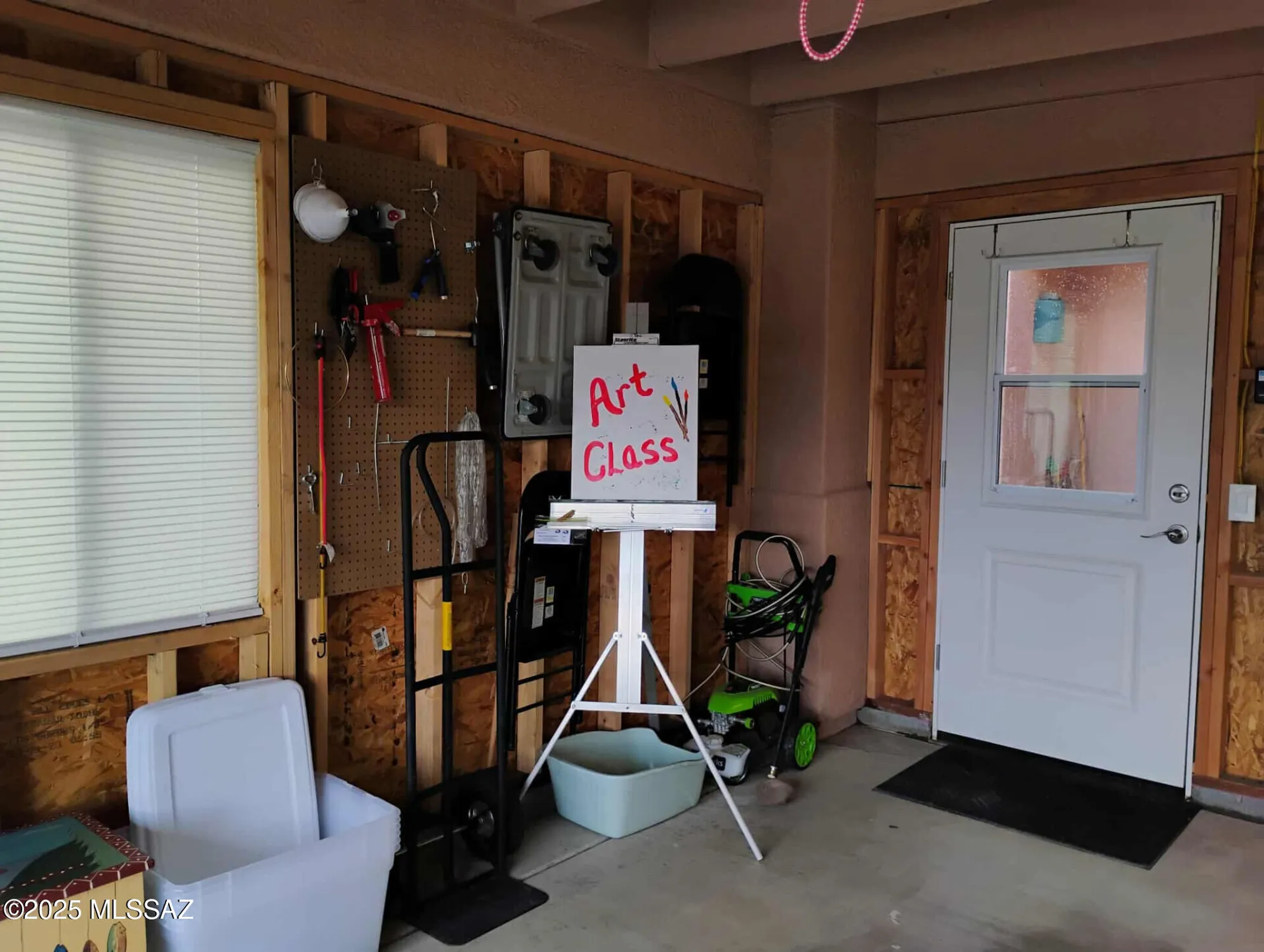 Property Slideshow image 31 of 35 | 143 n crescent bell dr, Green Valley, AZ, 85614