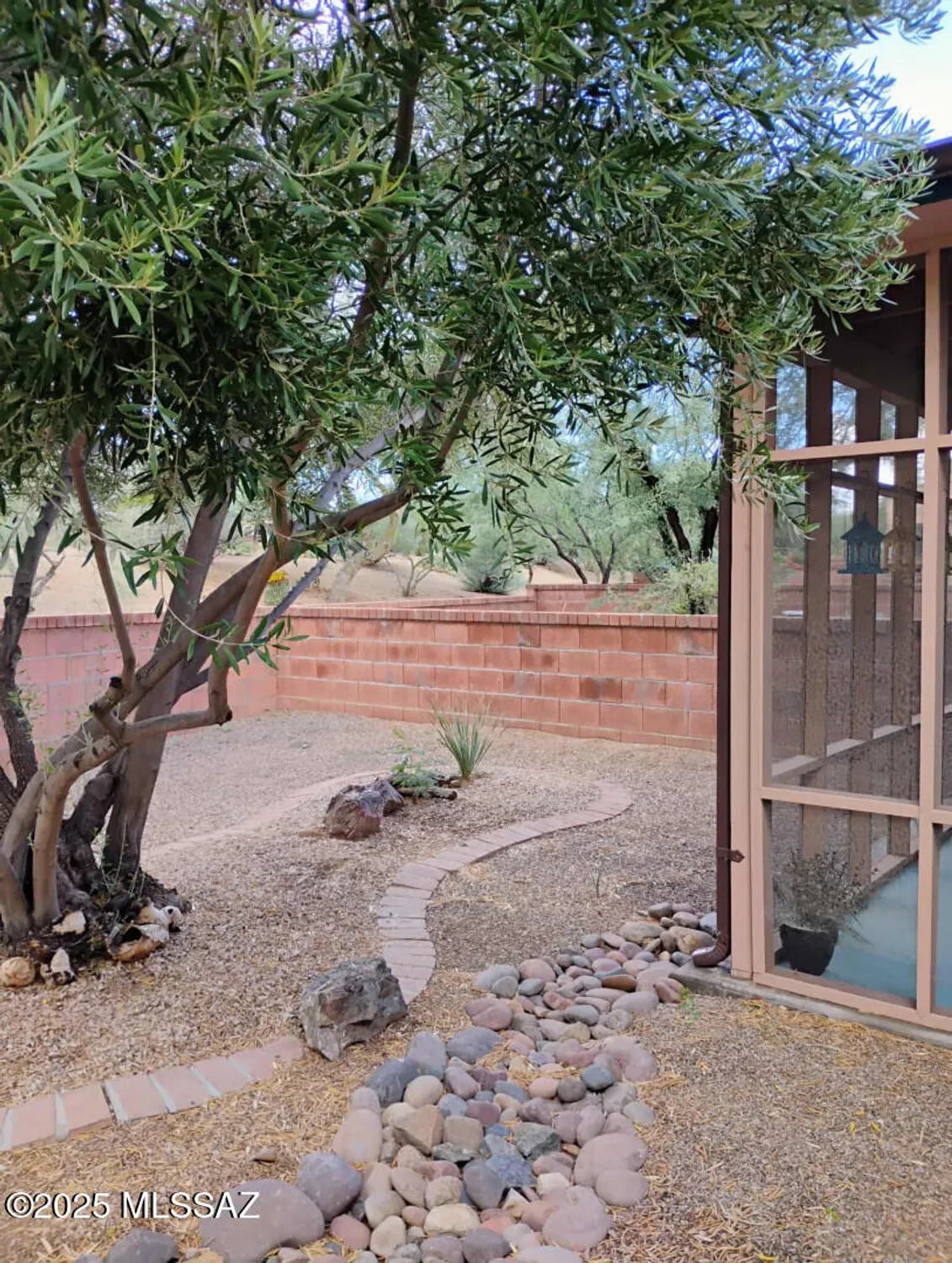 Property Slideshow image 26 of 35 | 143 n crescent bell dr, Green Valley, AZ, 85614