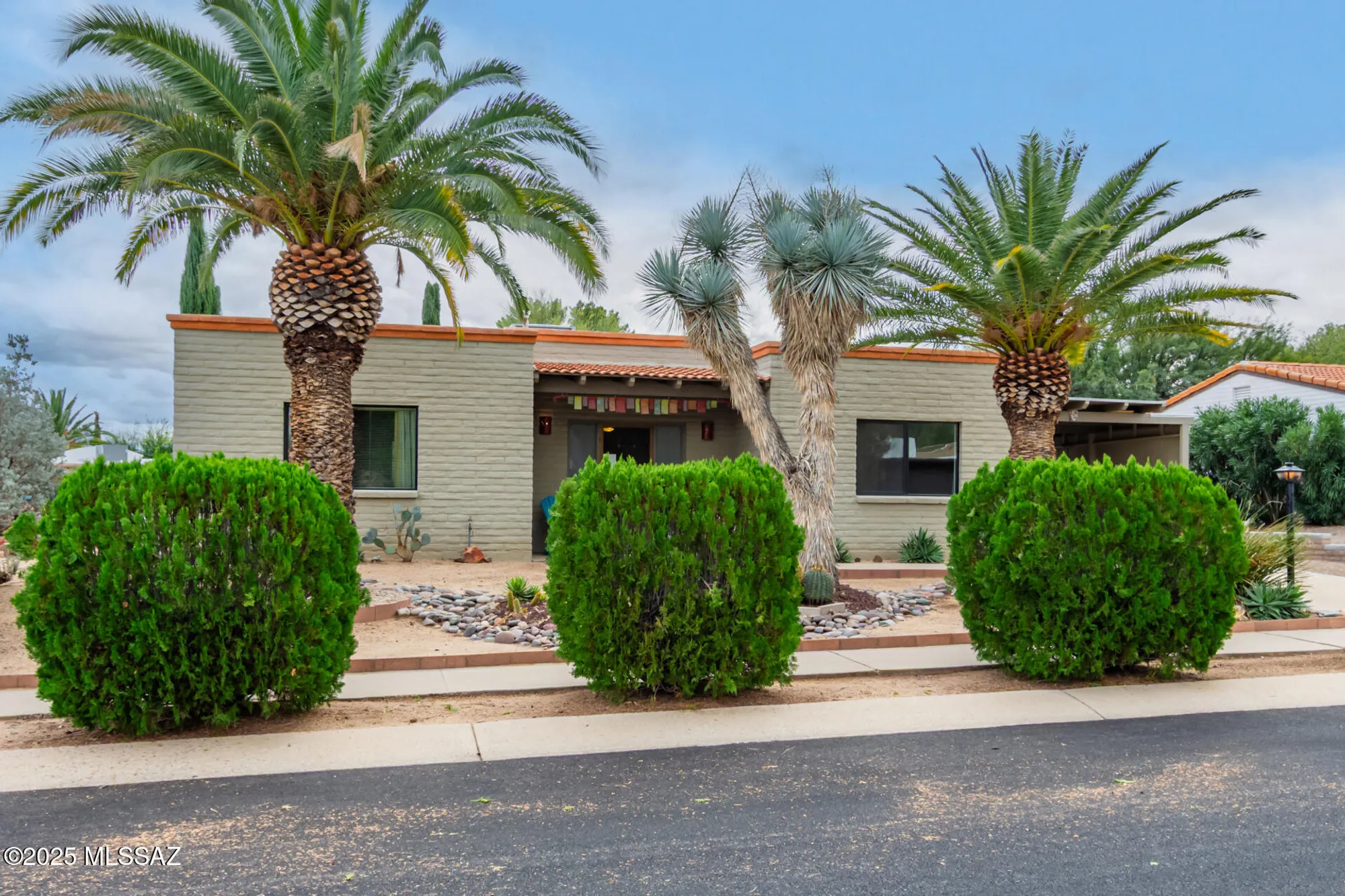 Property Slideshow image 4 of 41 | 212 e la espina, Green Valley, AZ, 85614