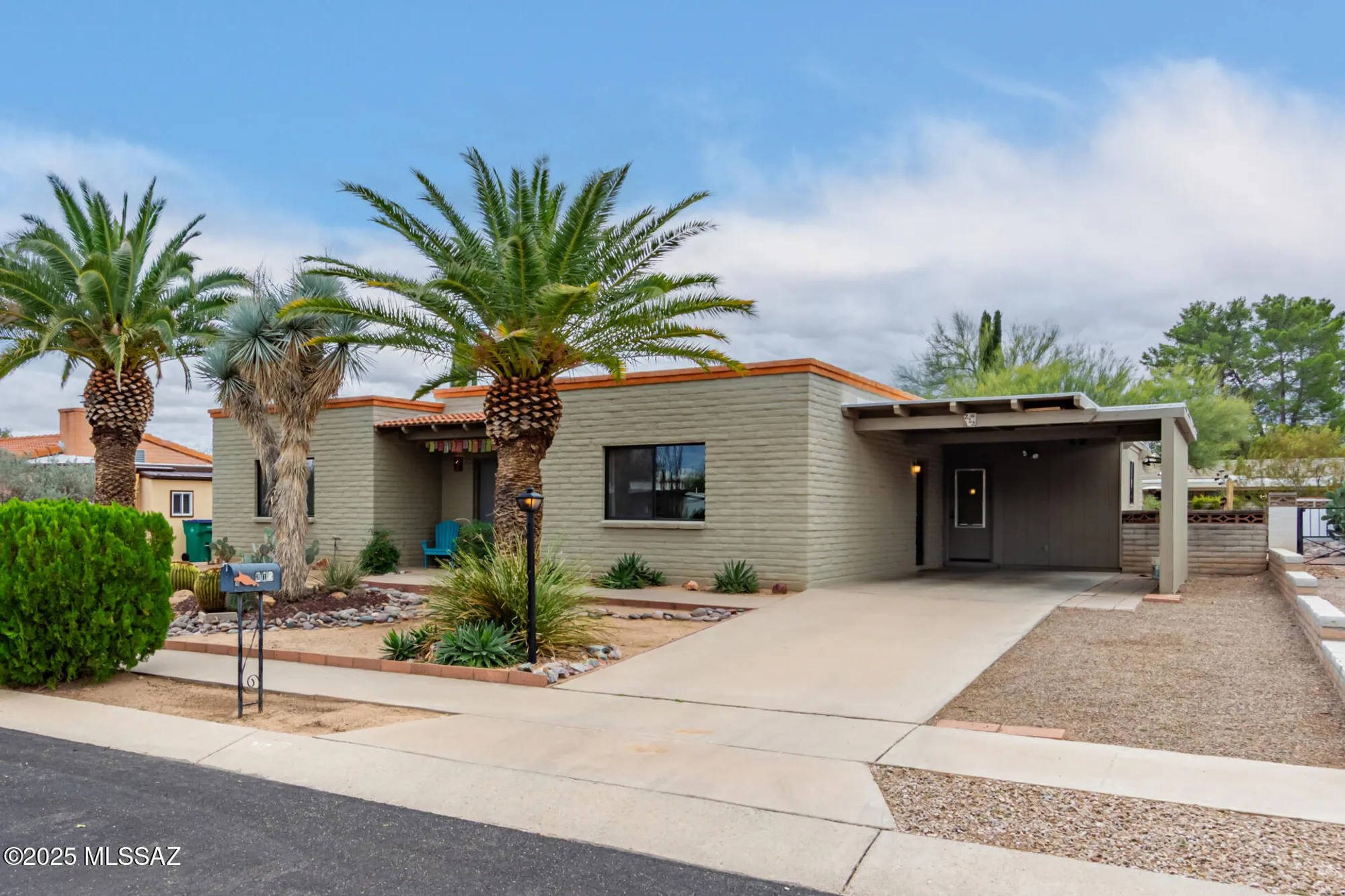 Property Slideshow image 6 of 41 | 212 e la espina, Green Valley, AZ, 85614