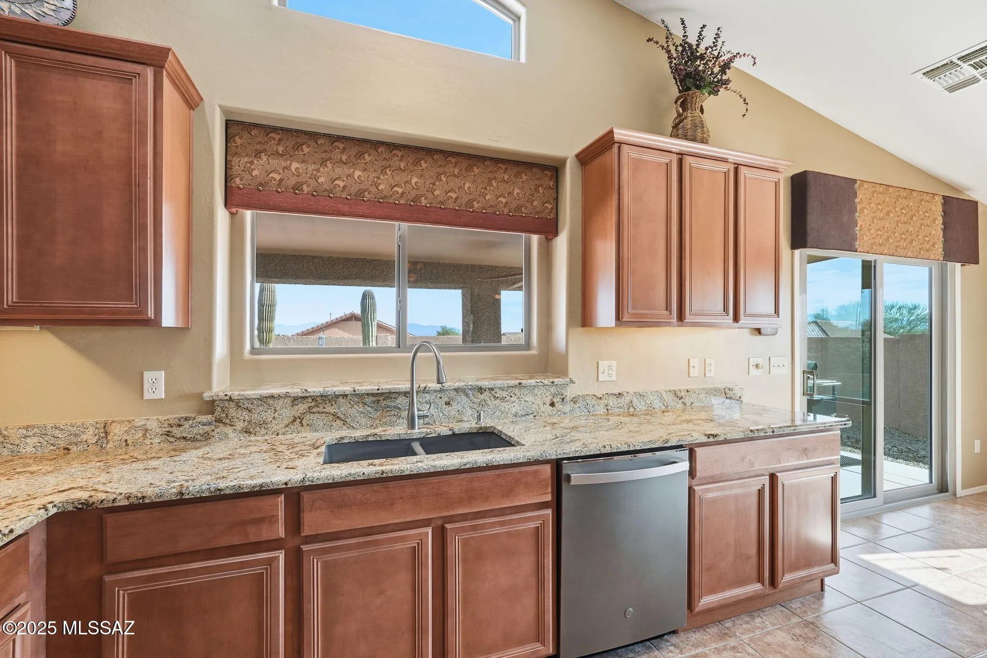 Property Slideshow image 18 of 51 | 1570 n rio bonito, Green Valley, AZ, 85614