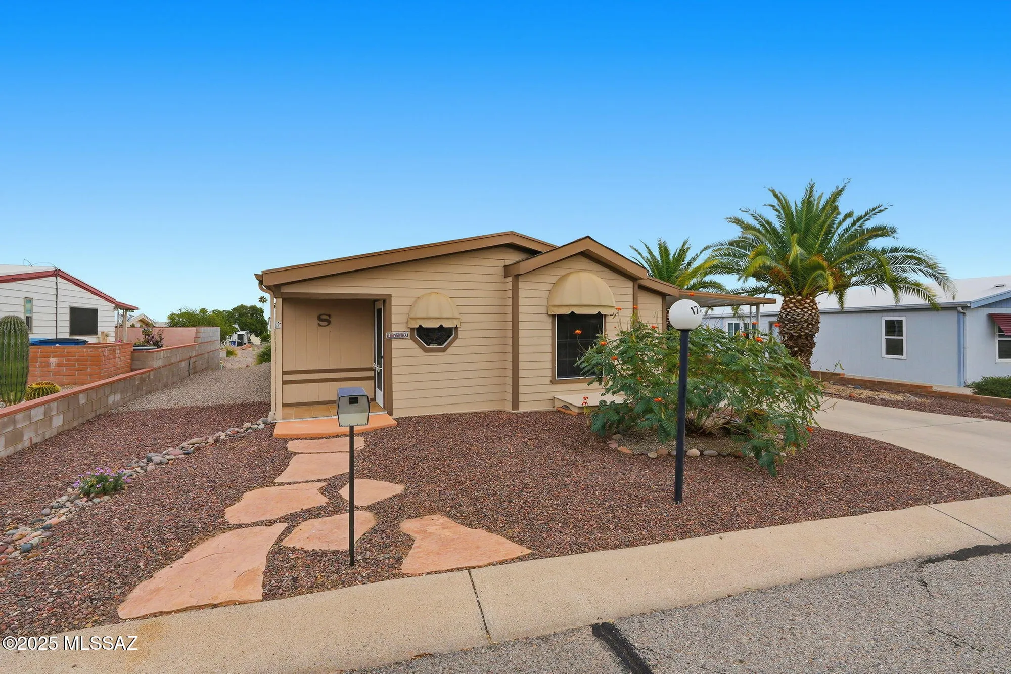 Property Slideshow image 1 of 37 | 1710 n la canoa, Green Valley, AZ, 85614
