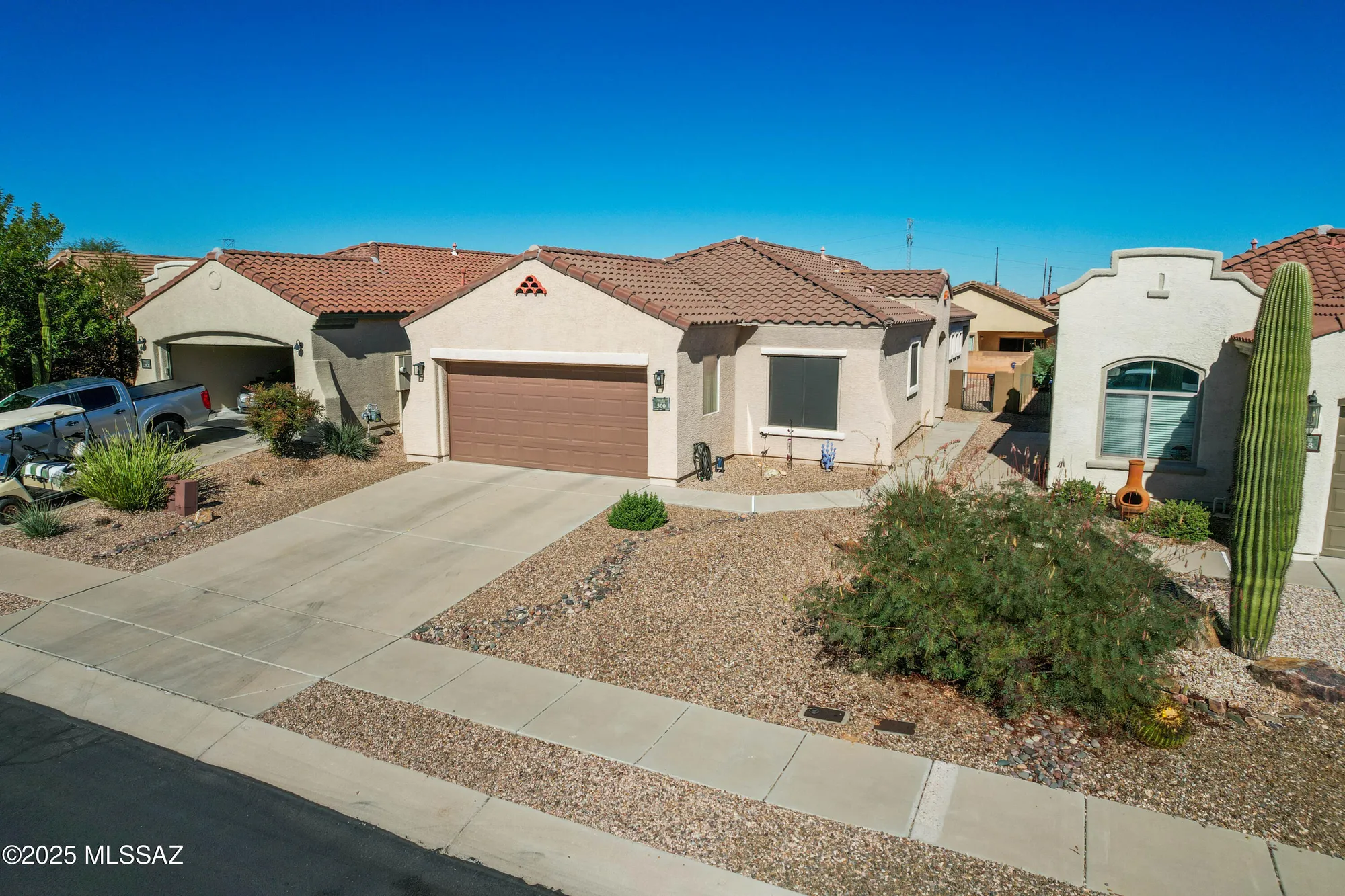 Property Slideshow image 1 of 25 | 300 w calle media luz, Sahuarita, AZ, 85629