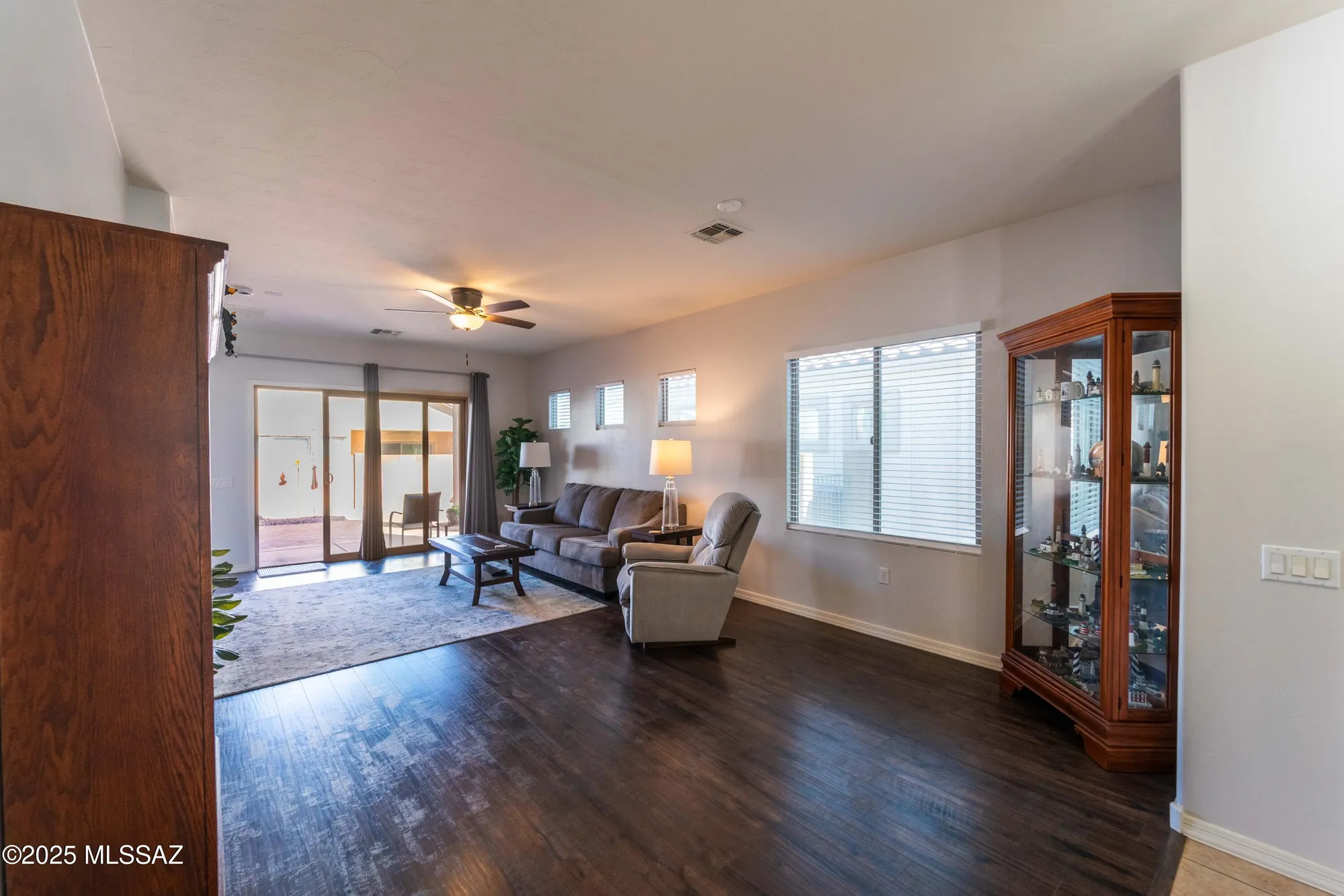 Property Slideshow image 4 of 25 | 300 w calle media luz, Sahuarita, AZ, 85629