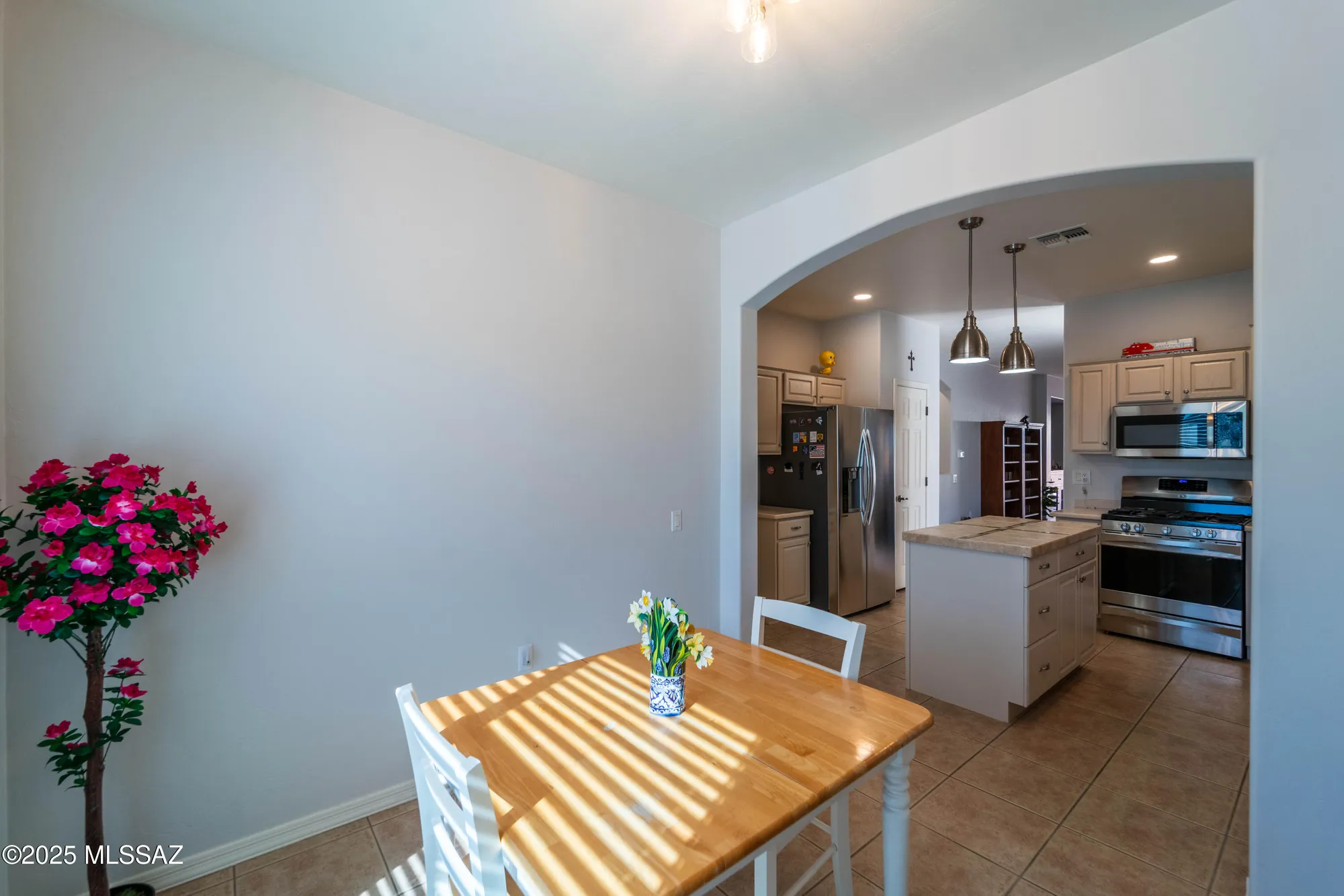 Property Slideshow image 11 of 25 | 300 w calle media luz, Sahuarita, AZ, 85629