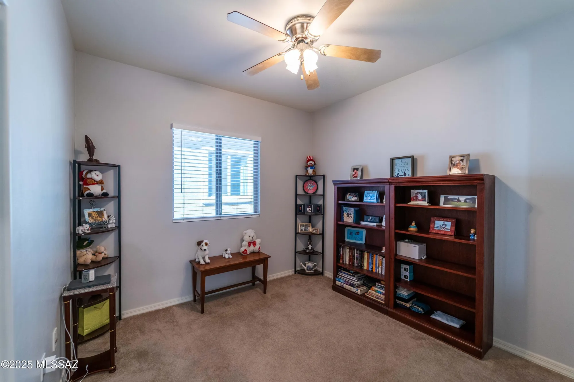 Property Slideshow image 12 of 25 | 300 w calle media luz, Sahuarita, AZ, 85629