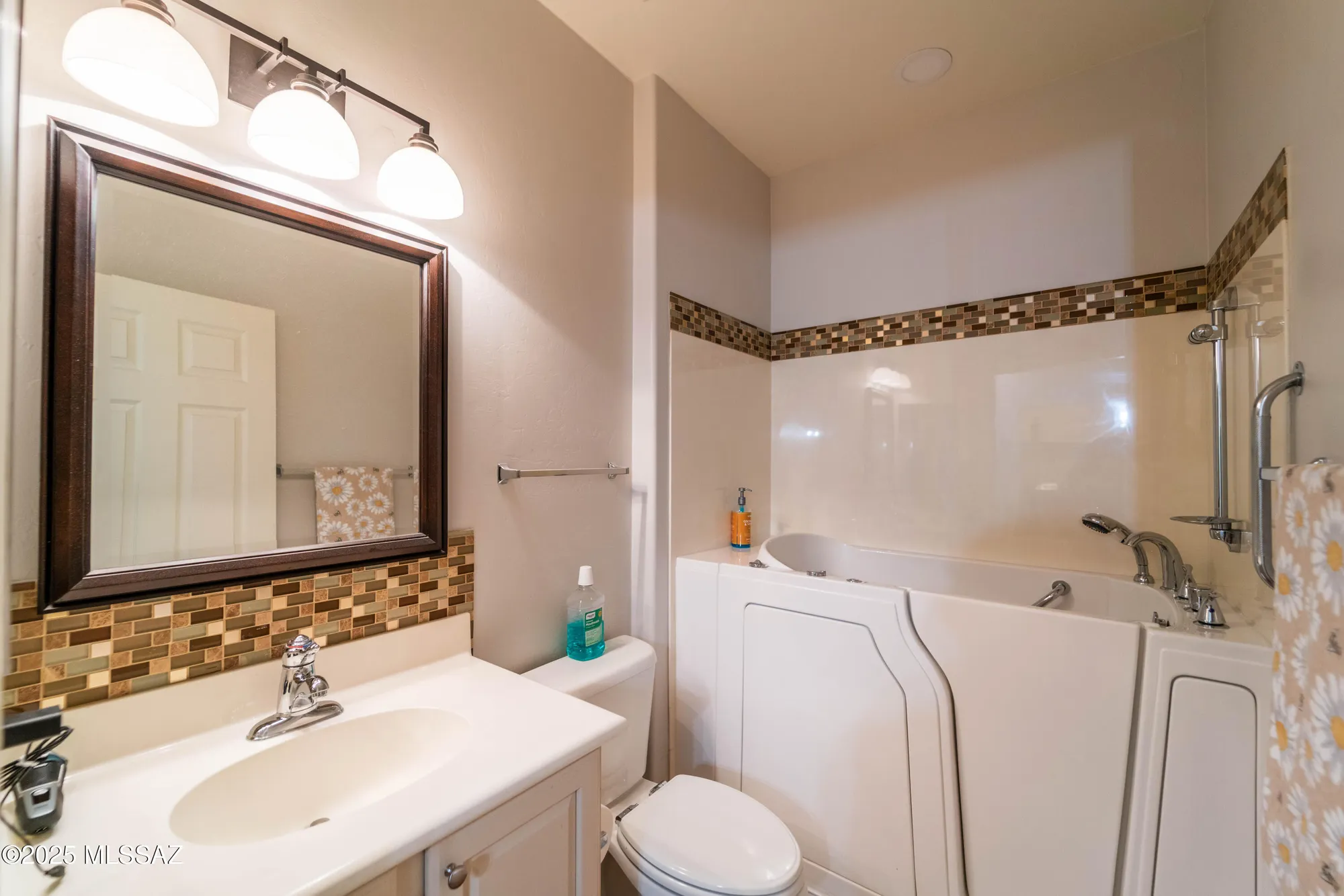 Property Slideshow image 14 of 25 | 300 w calle media luz, Sahuarita, AZ, 85629