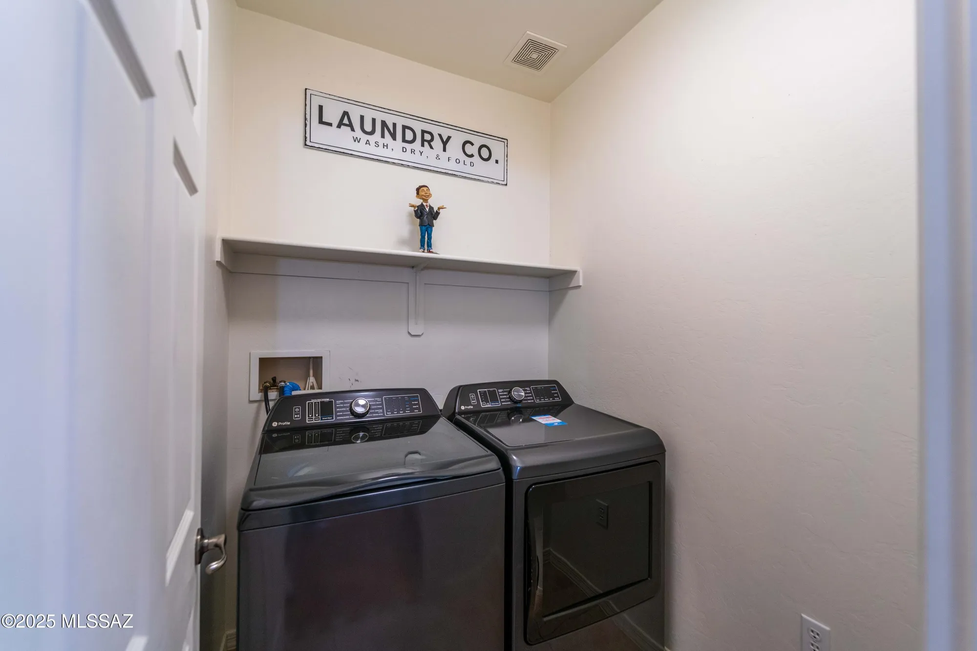 Property Slideshow image 21 of 25 | 300 w calle media luz, Sahuarita, AZ, 85629