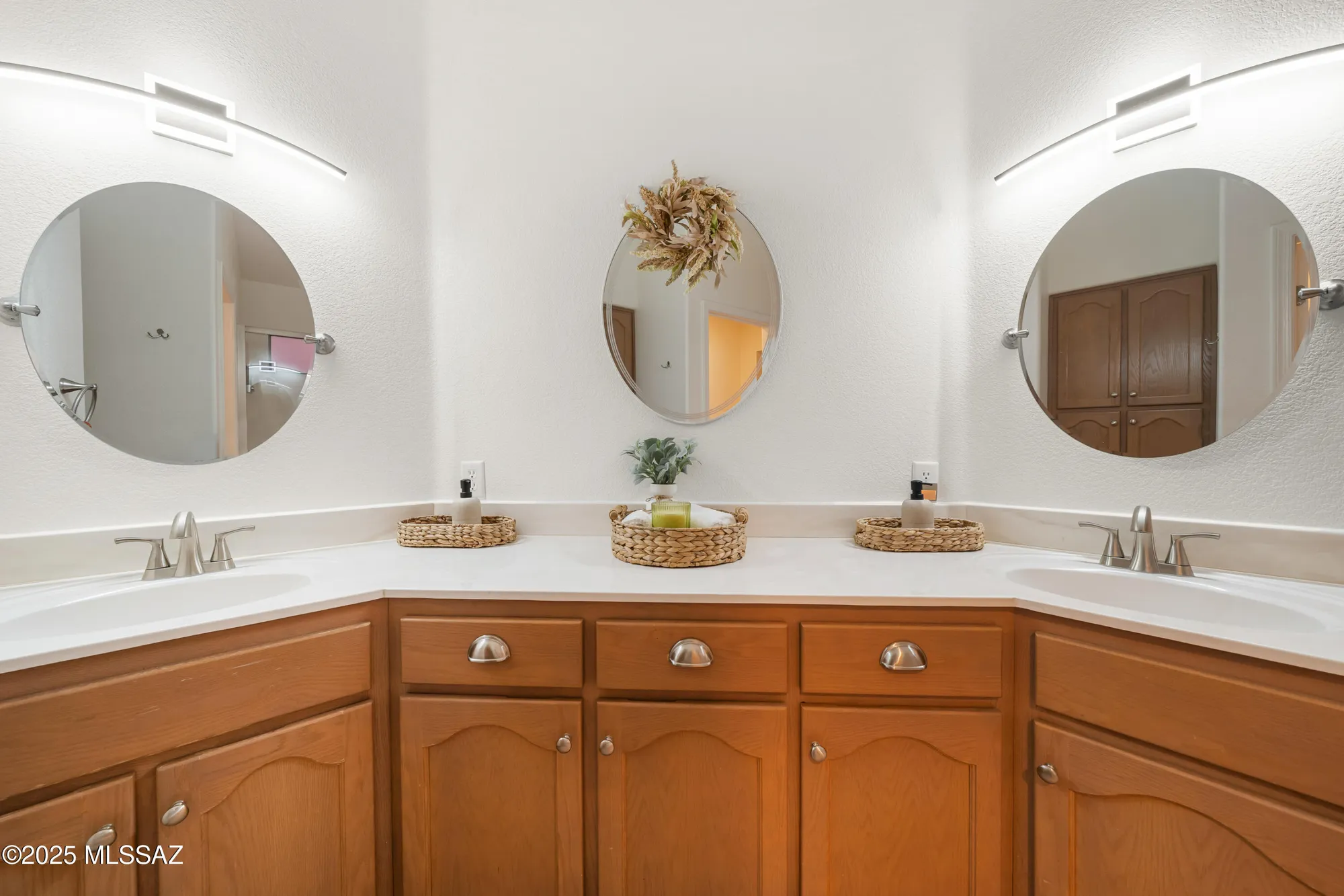 Property Slideshow image 9 of 50 | 2815 glengarry way, Sierra Vista, AZ, 85650