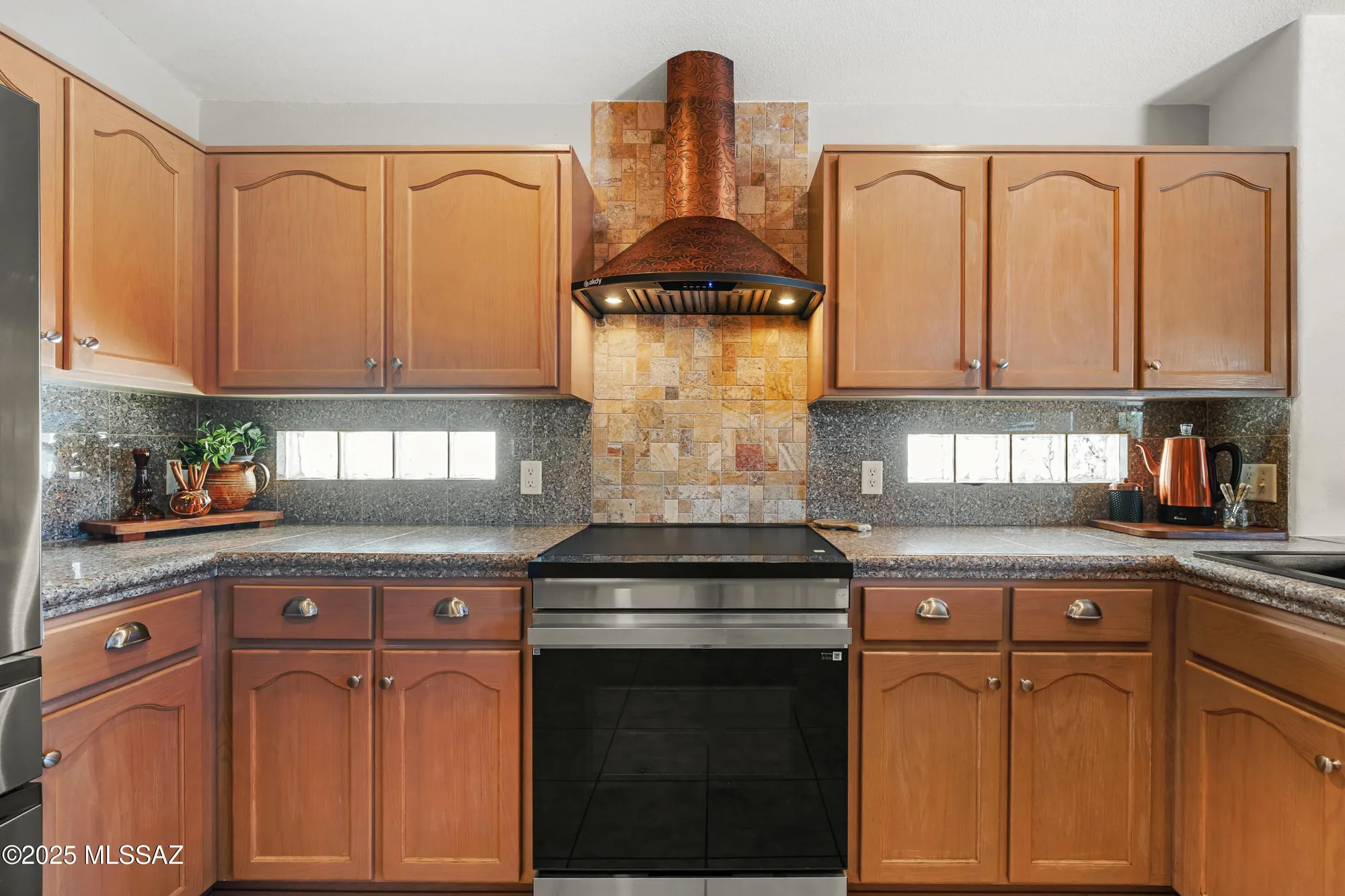 Property Slideshow image 7 of 50 | 2815 glengarry way, Sierra Vista, AZ, 85650