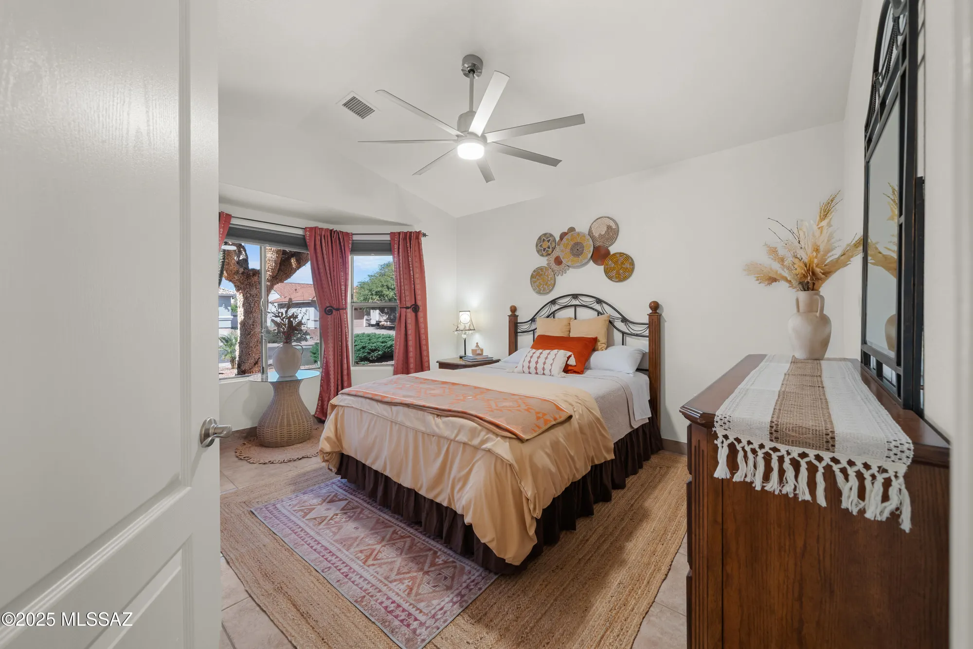 Property Slideshow image 10 of 50 | 2815 glengarry way, Sierra Vista, AZ, 85650