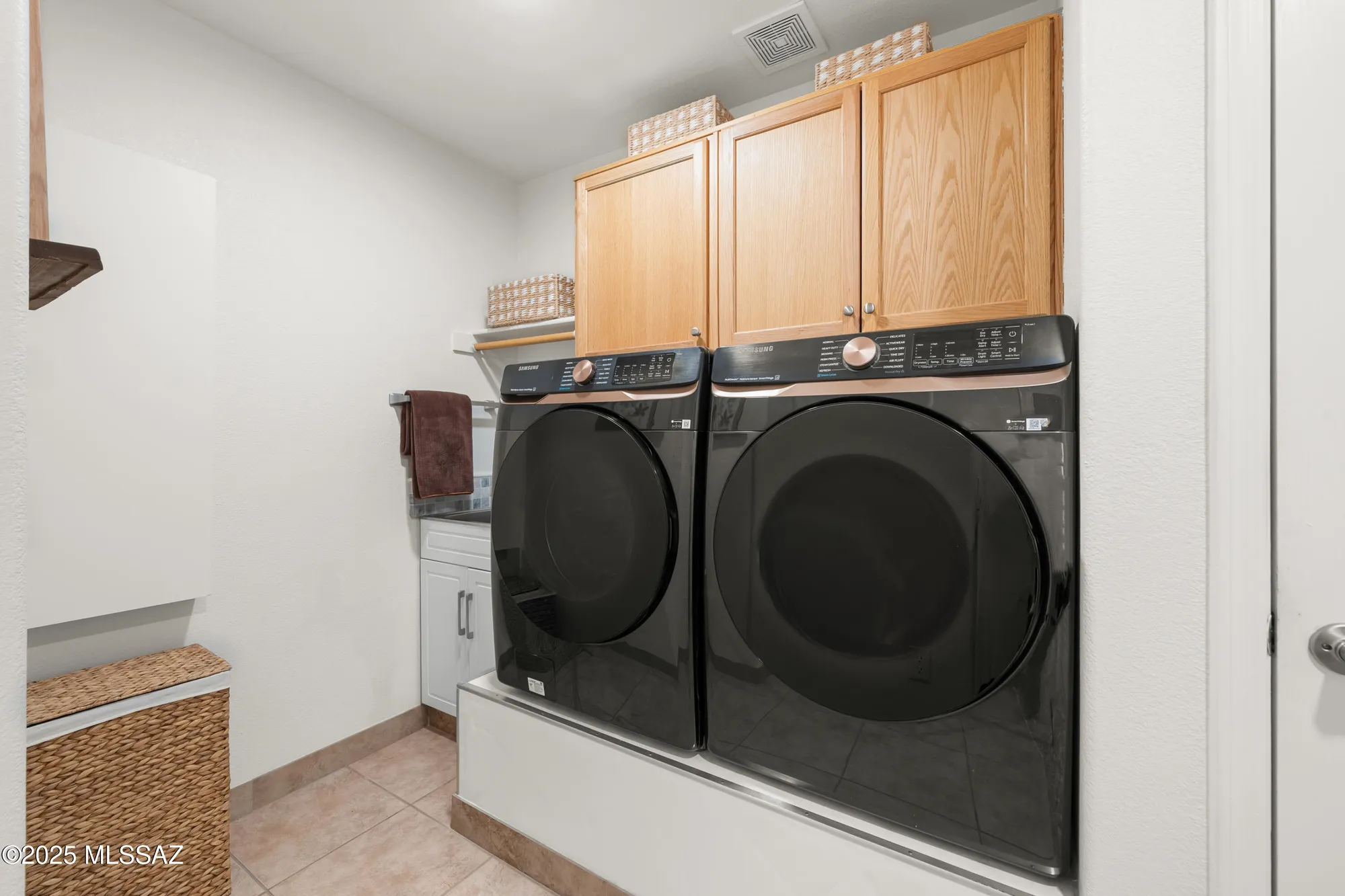 Property Slideshow image 11 of 50 | 2815 glengarry way, Sierra Vista, AZ, 85650