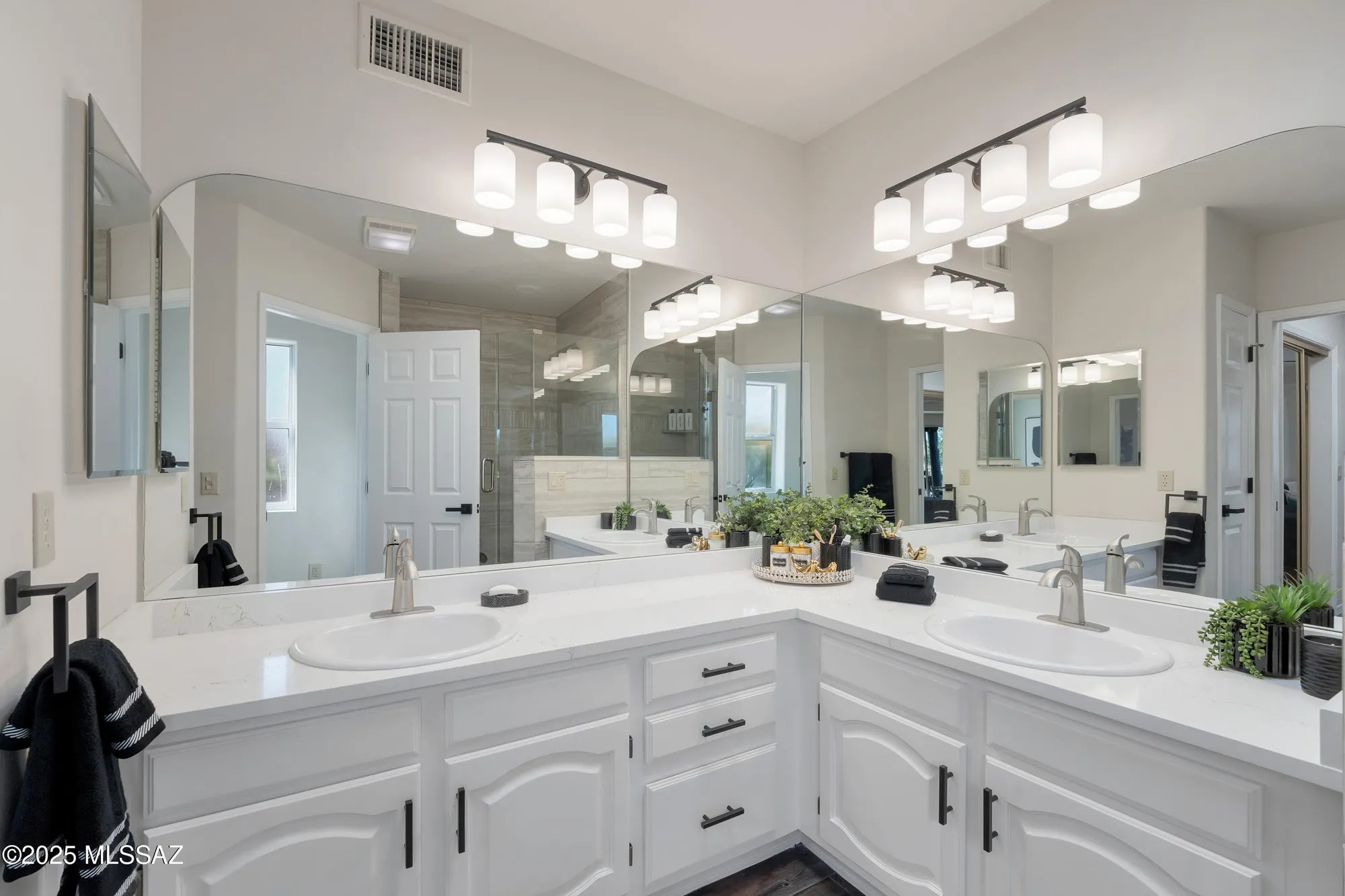 Property Slideshow image 14 of 22 | 981 w camino delicias, Green Valley, AZ, 85614