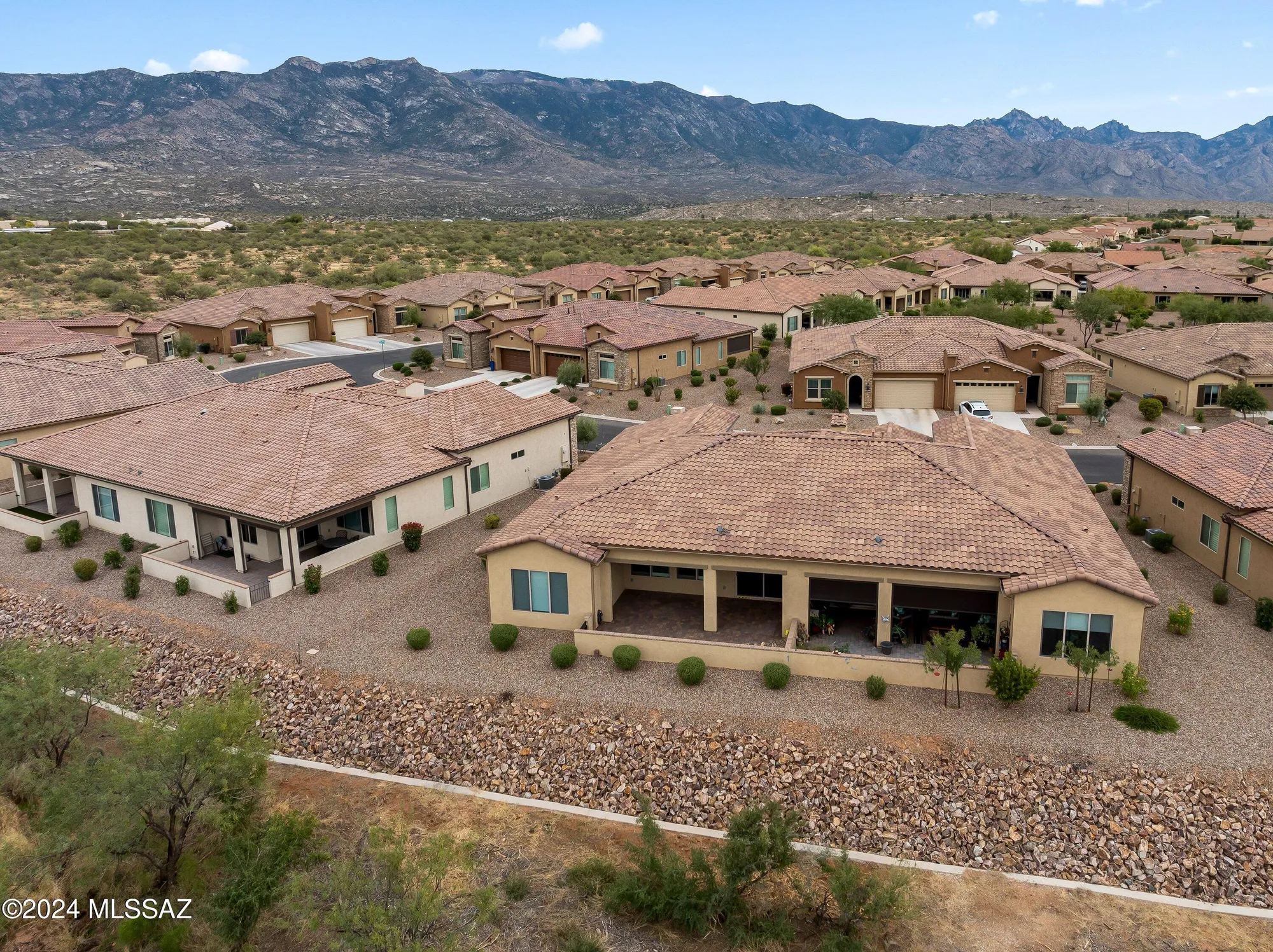 Property Slideshow image 28 of 36 | 39474 s summerwood dr, Saddlebrooke, AZ, 85739