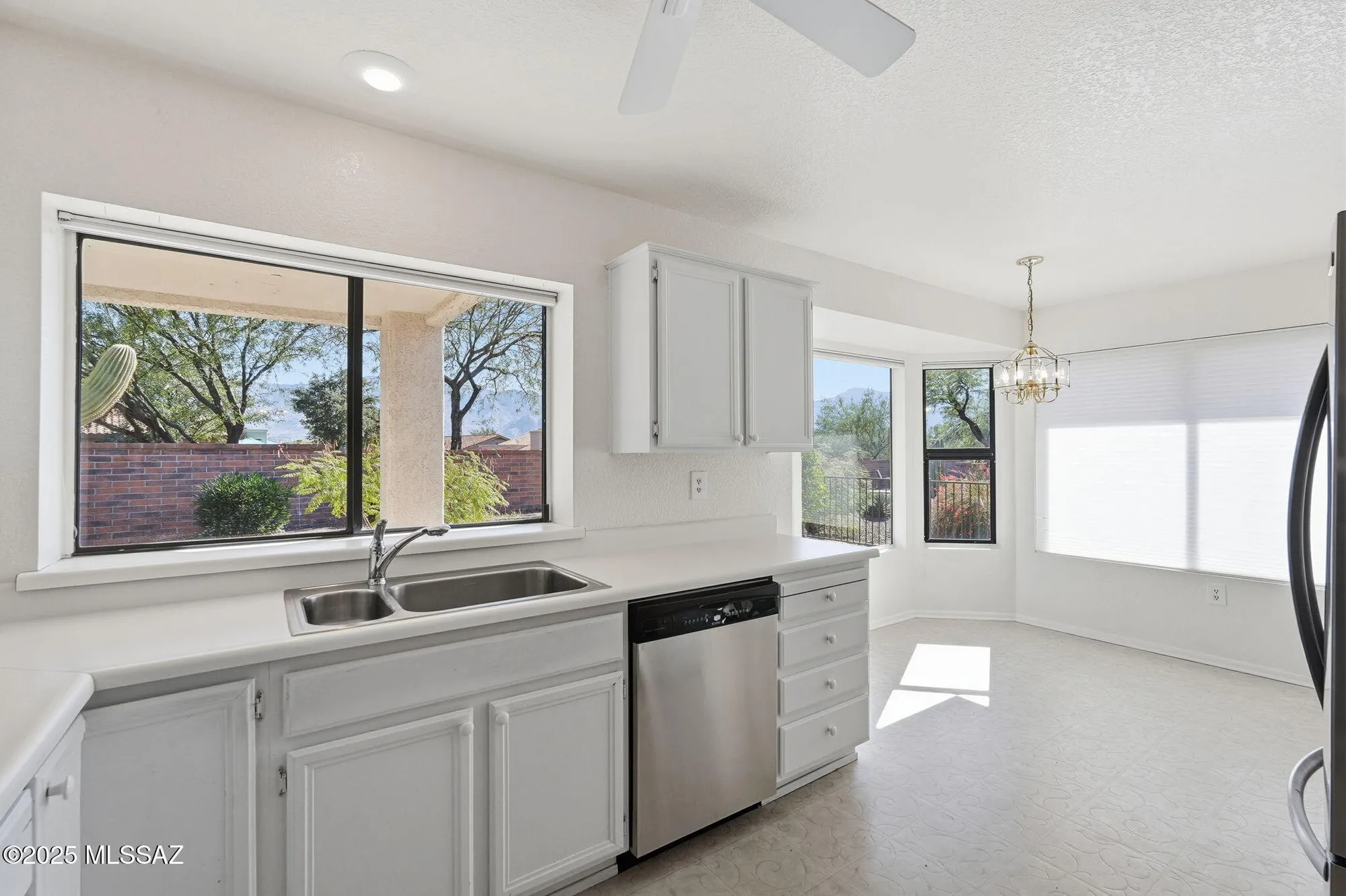 Property Slideshow image 4 of 38 | 14380 n coyote canyon ln, Oro Valley, AZ, 85755