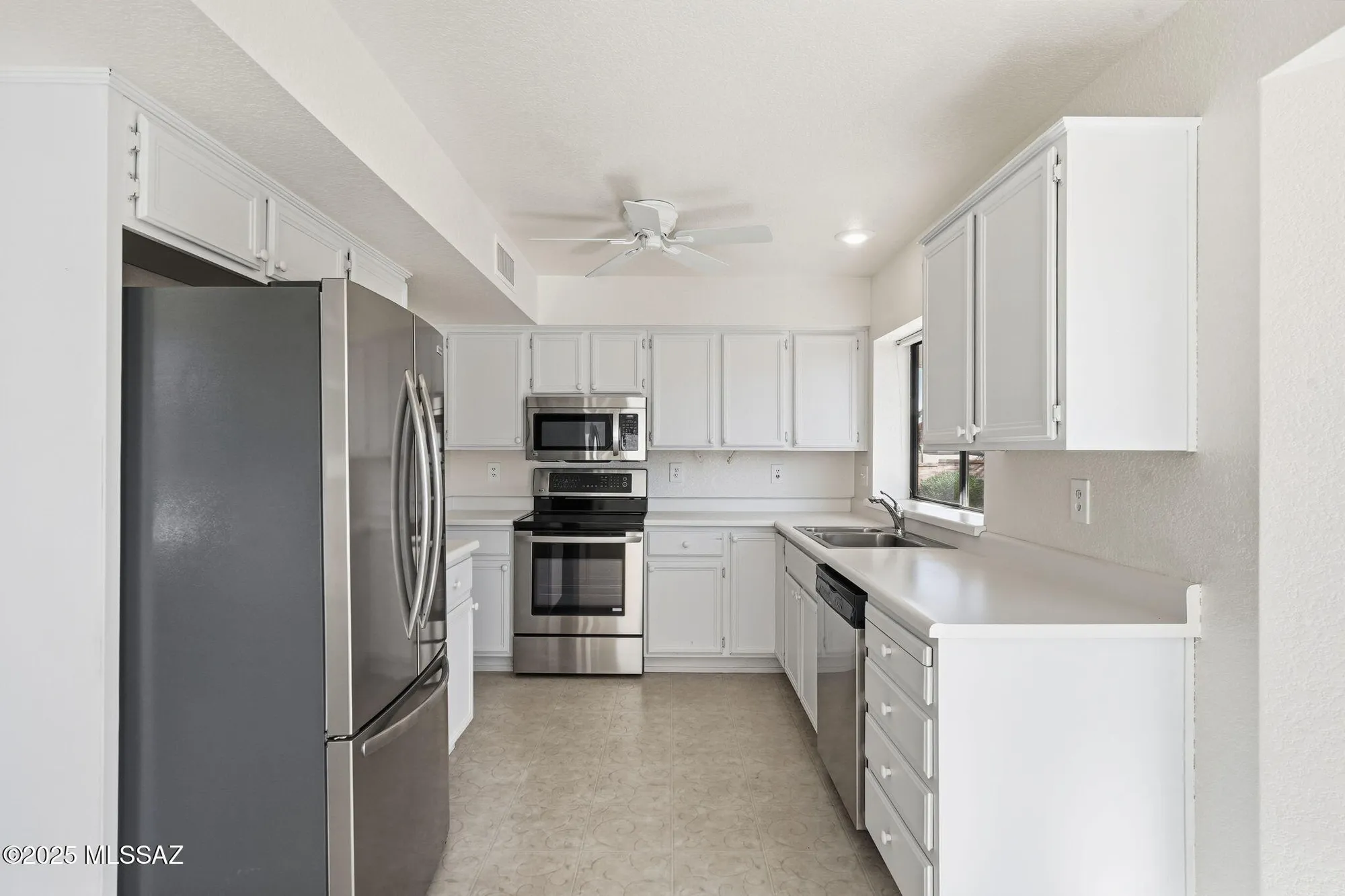 Property Slideshow image 8 of 38 | 14380 n coyote canyon ln, Oro Valley, AZ, 85755