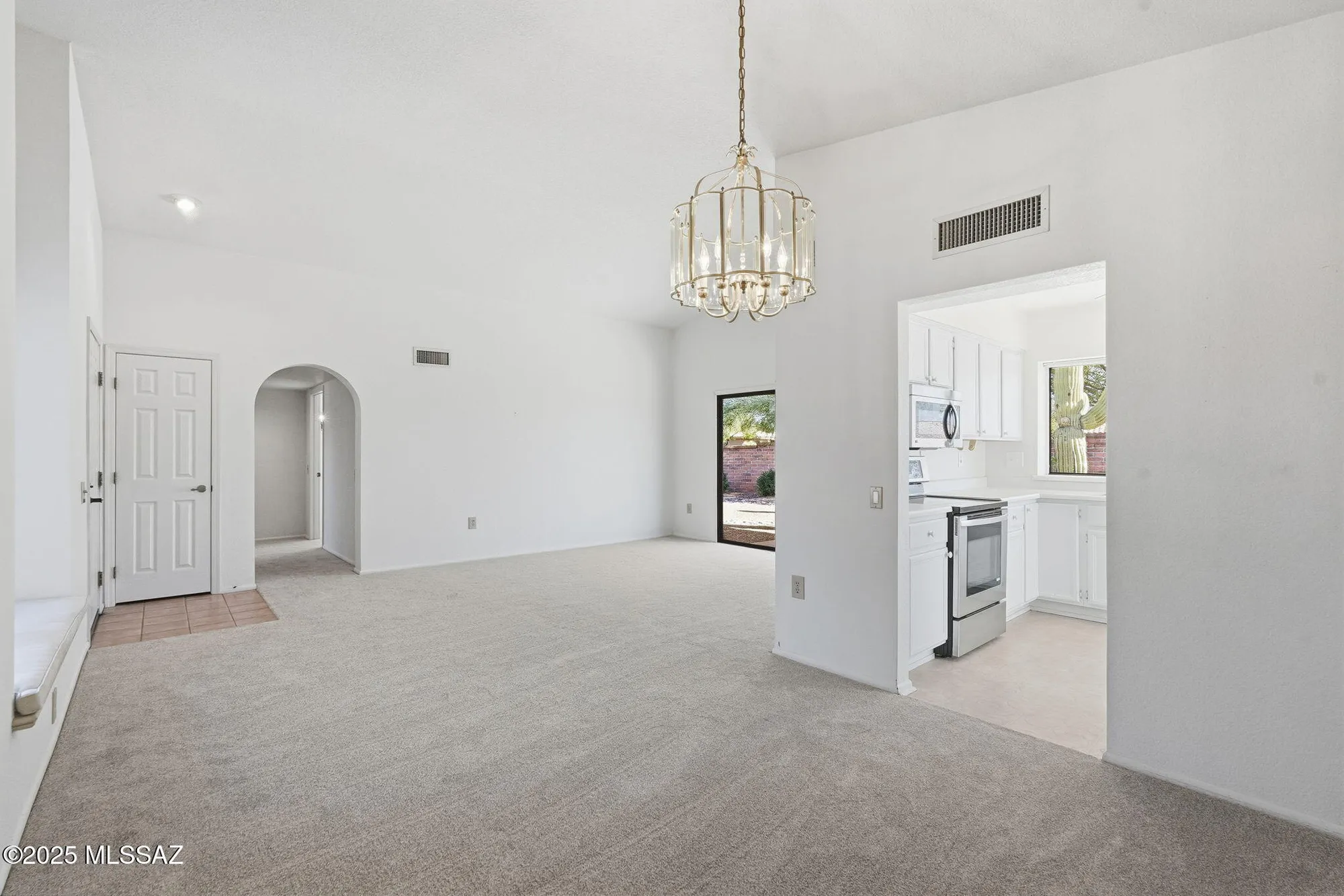 Property Slideshow image 13 of 38 | 14380 n coyote canyon ln, Oro Valley, AZ, 85755