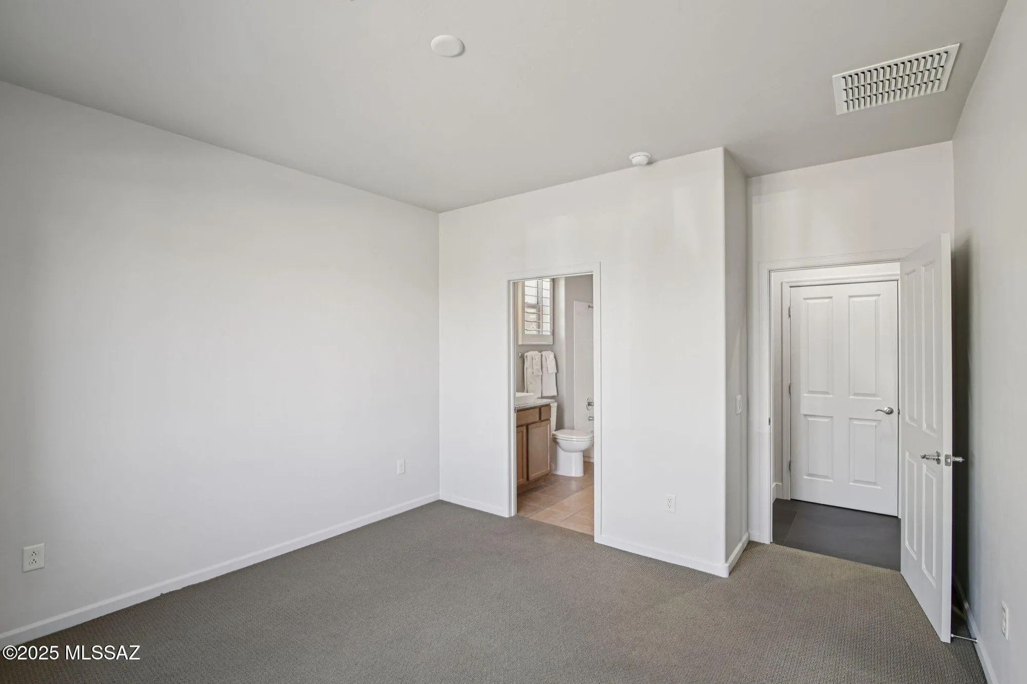 Property Slideshow image 18 of 39 | 60047 e arroyo vista dr, Oracle, AZ, 85623