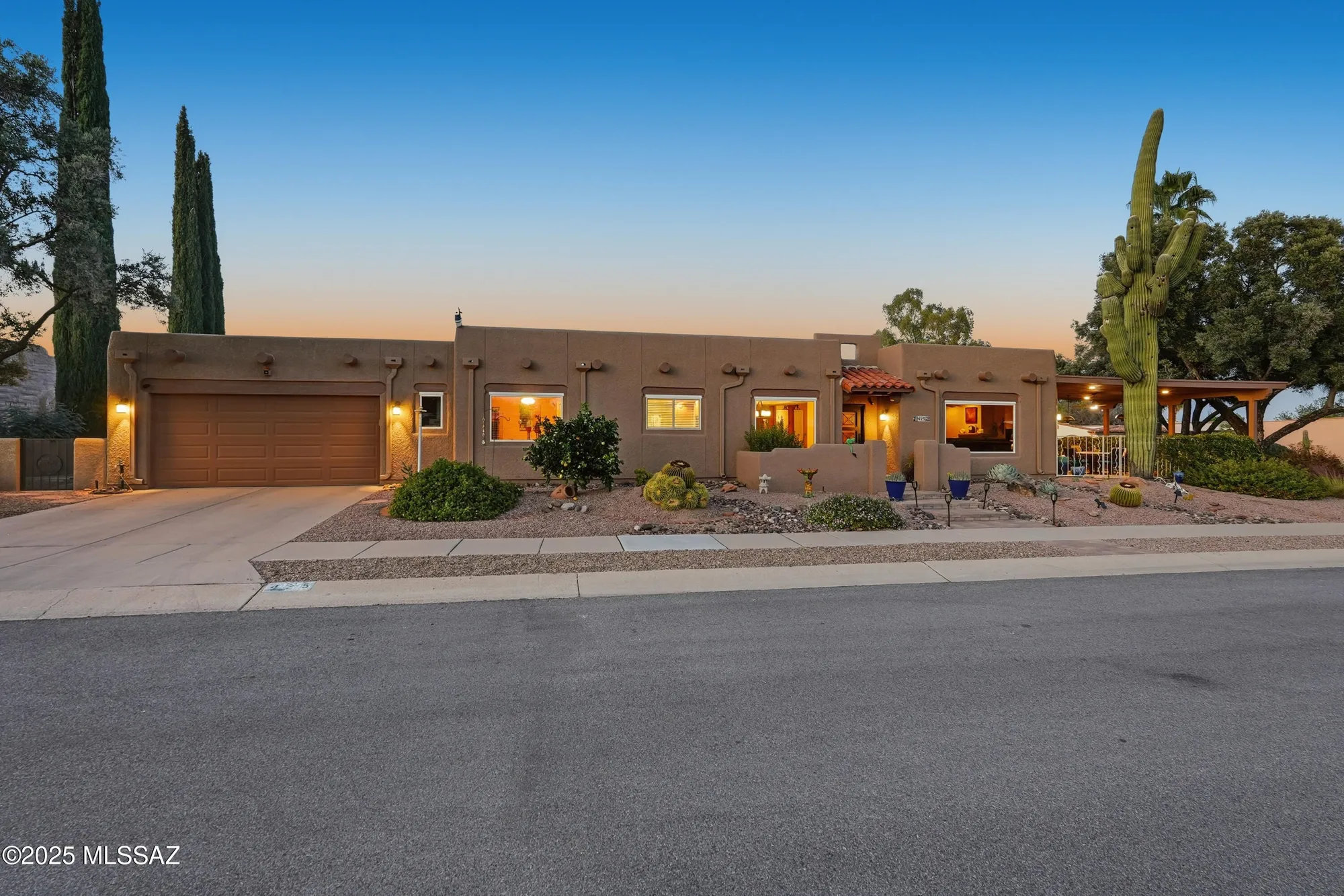 Property Slideshow image 3 of 38 | 425 e paseo chuparosas, Green Valley, AZ, 85614