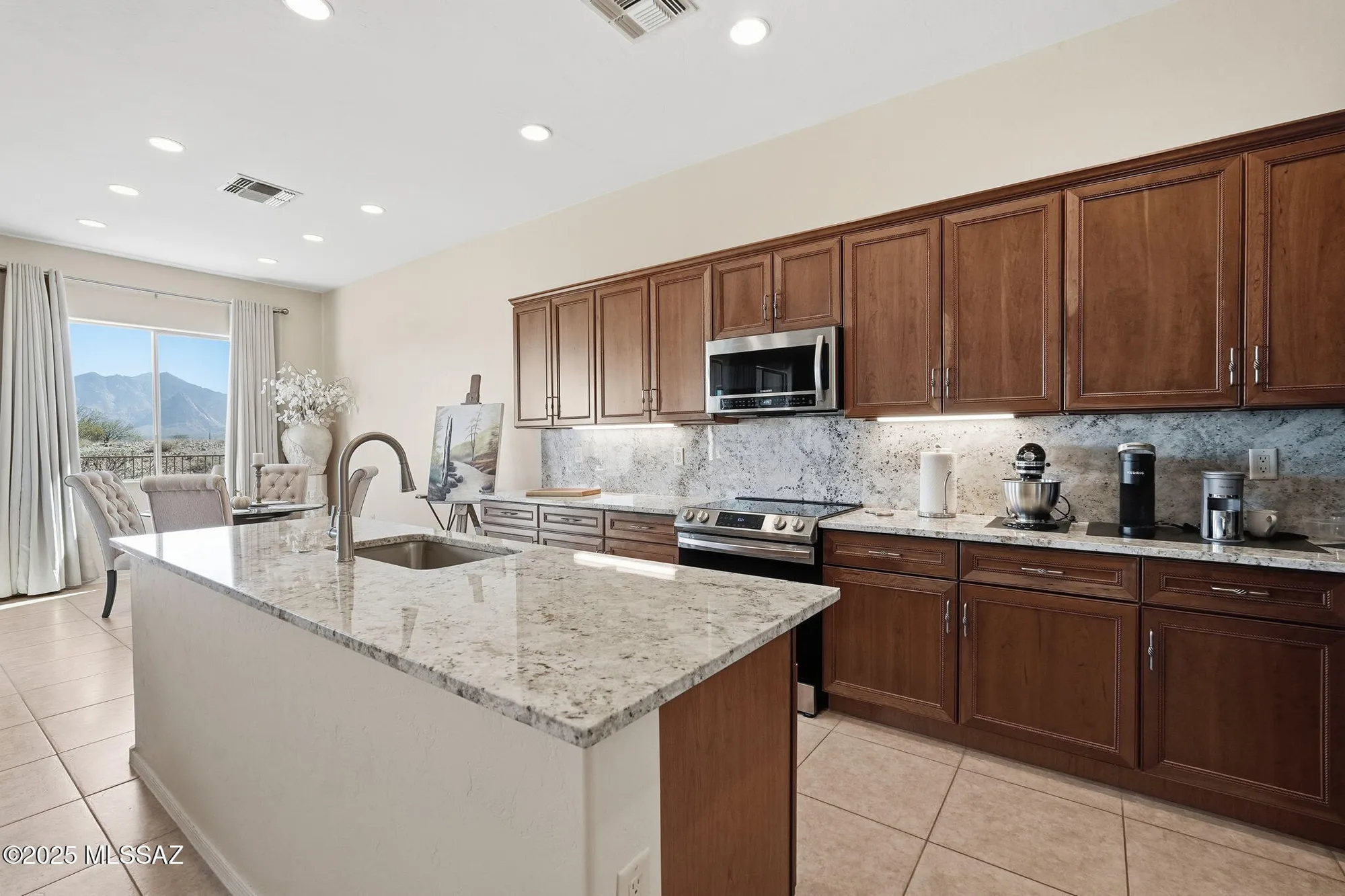 Property Slideshow image 11 of 43 | 5901 s painted canyon dr, Green Valley, AZ, 85622