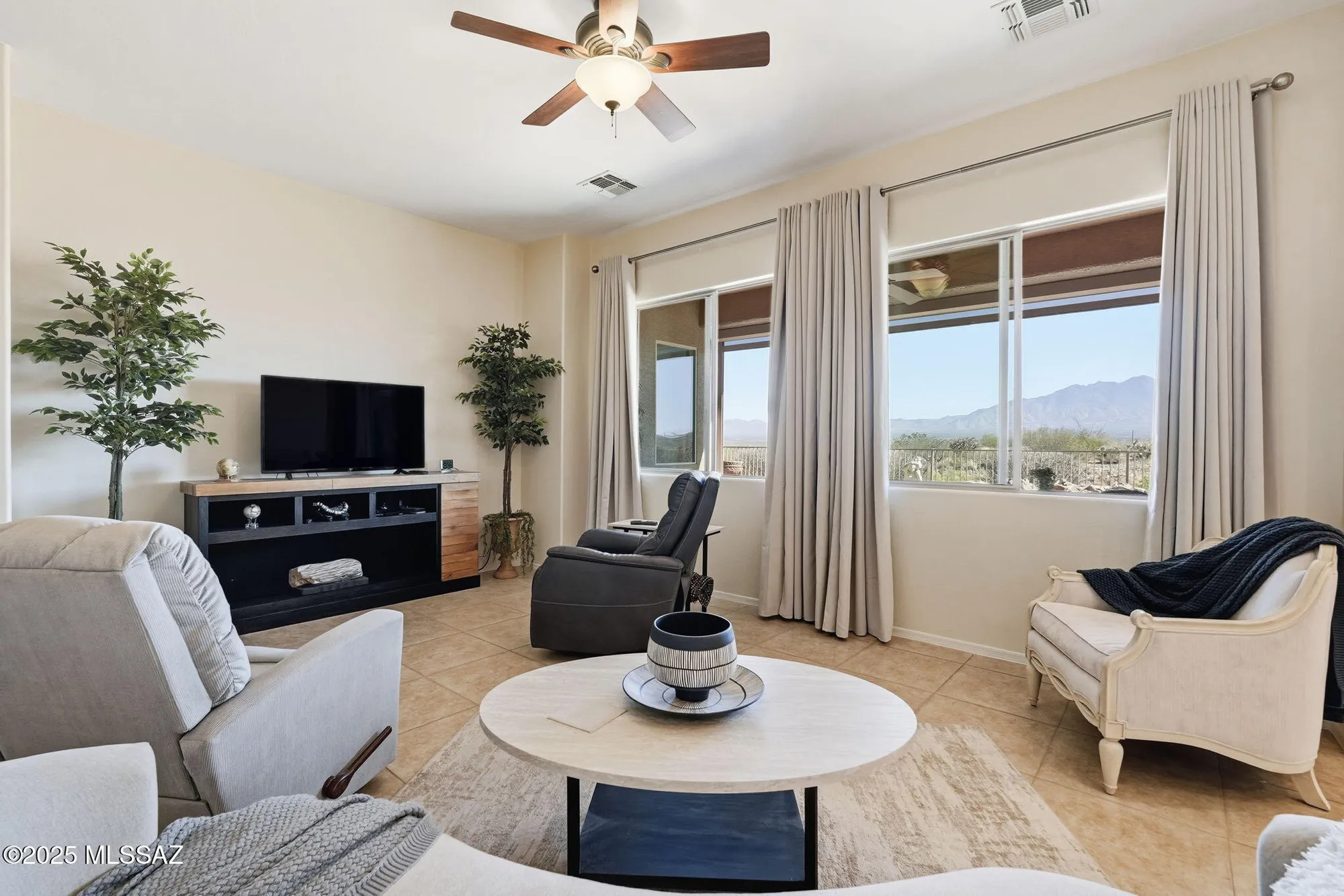 Property Slideshow image 6 of 43 | 5901 s painted canyon dr, Green Valley, AZ, 85622