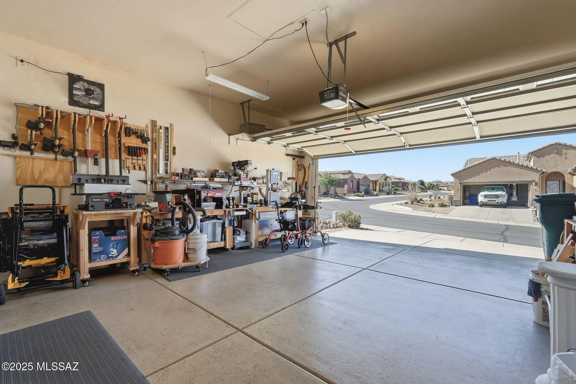 Property Slideshow image 31 of 43 | 5901 s painted canyon dr, Green Valley, AZ, 85622