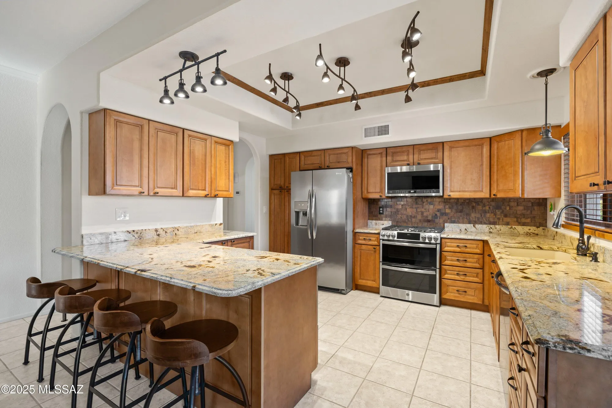 Property Slideshow image 9 of 38 | 14536 n rock springs ln, Oro Valley, AZ, 85755