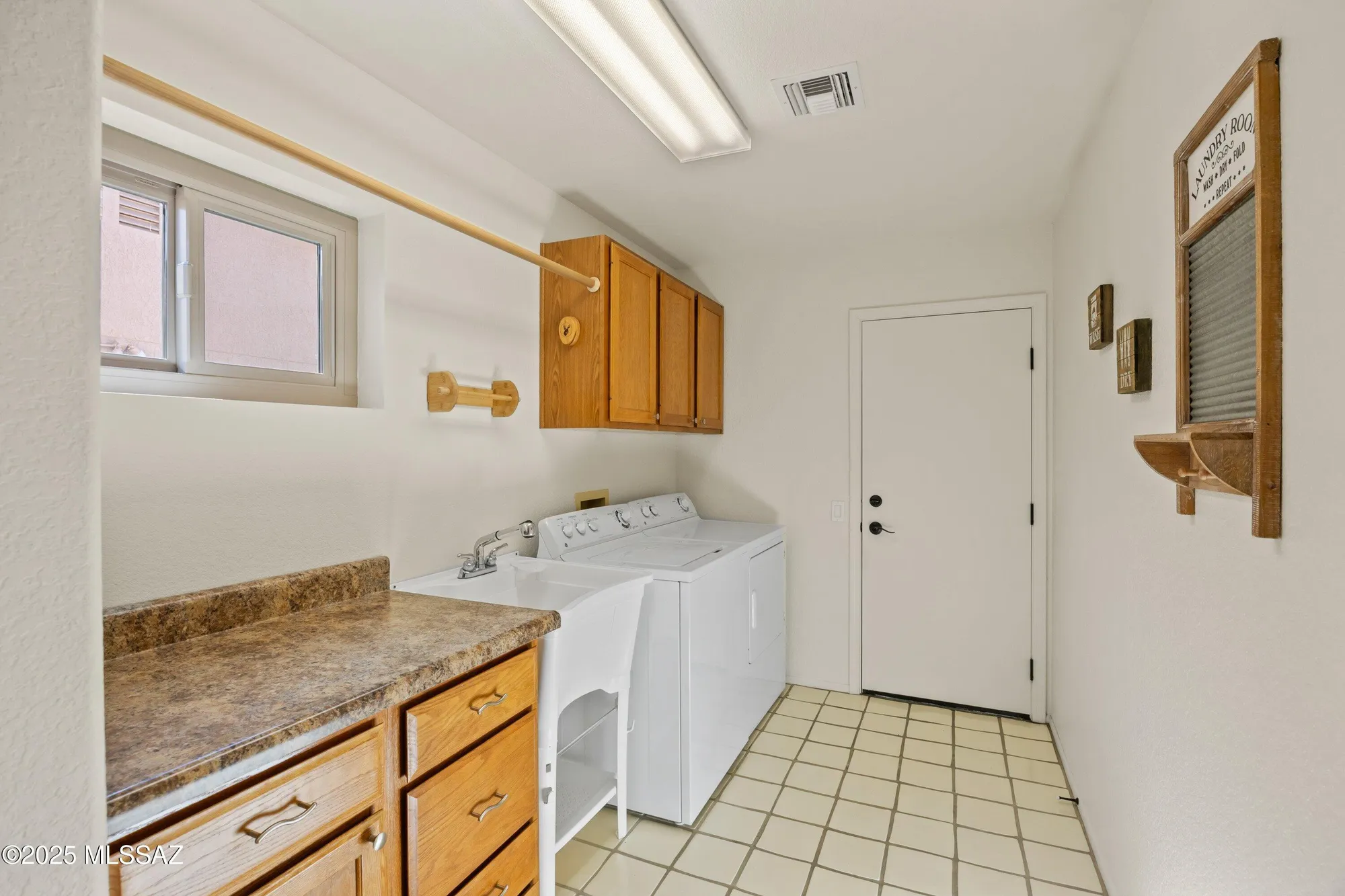 Property Slideshow image 30 of 38 | 14536 n rock springs ln, Oro Valley, AZ, 85755