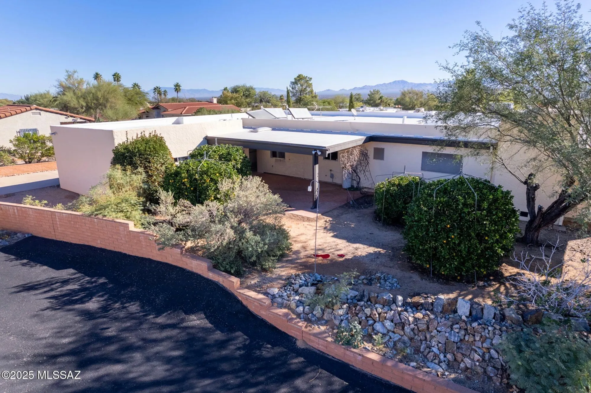 Property Slideshow image 2 of 50 | 959 s las lomas cir, Green Valley, AZ, 85614