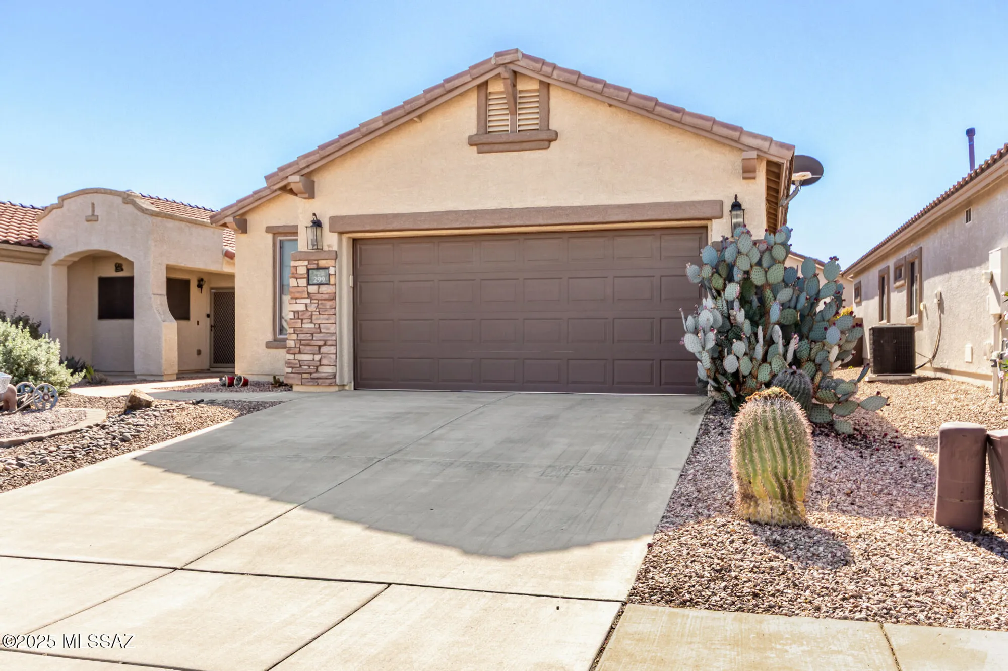 Property Slideshow image 4 of 48 | 299 w calle del estribo, Sahuarita, AZ, 85629