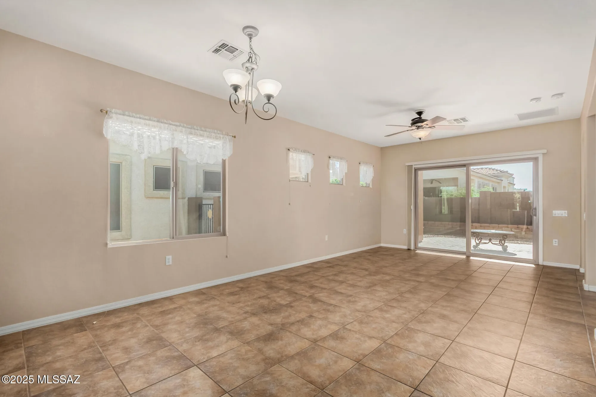 Property Slideshow image 7 of 48 | 299 w calle del estribo, Sahuarita, AZ, 85629