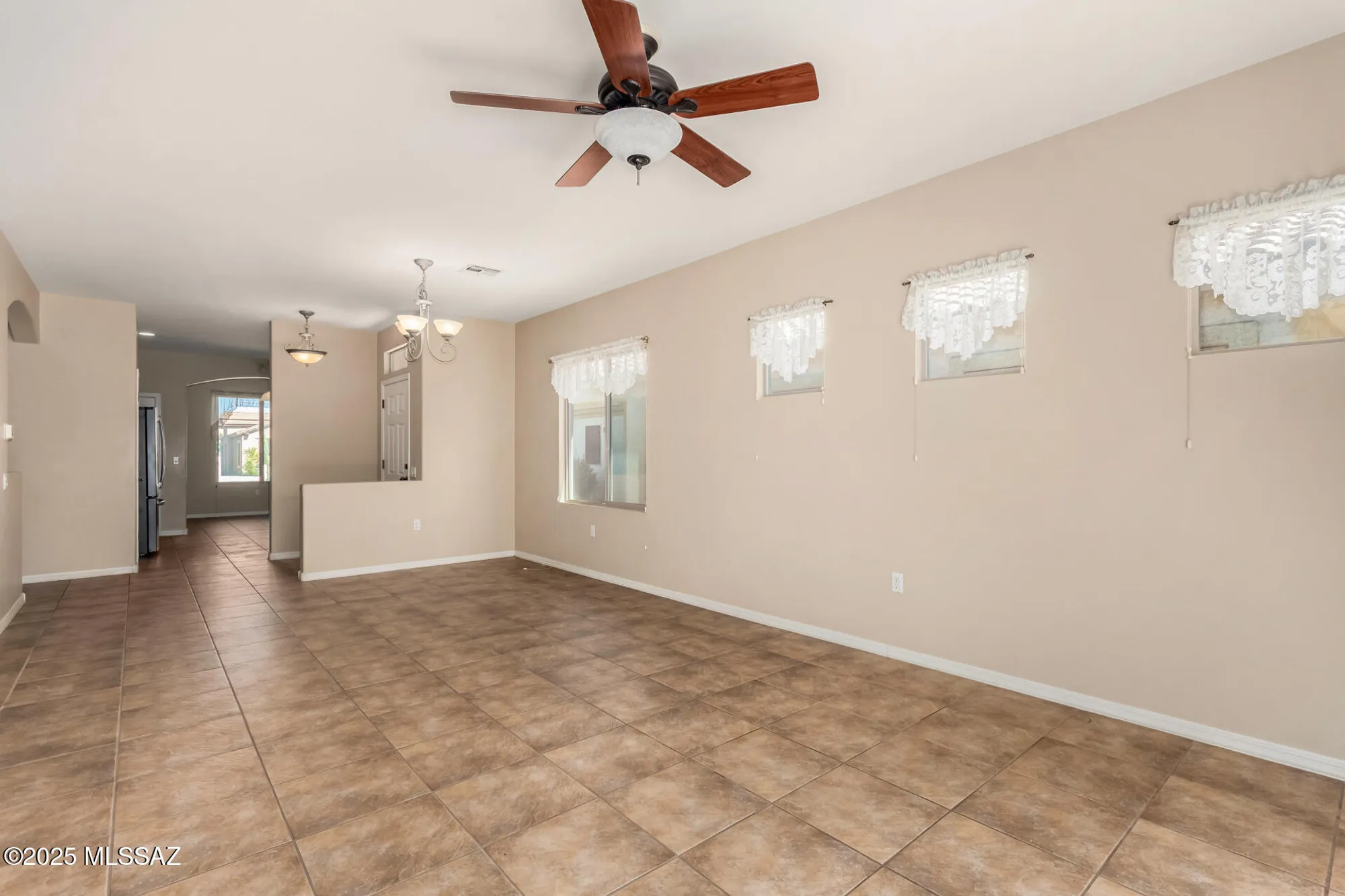 Property Slideshow image 5 of 48 | 299 w calle del estribo, Sahuarita, AZ, 85629