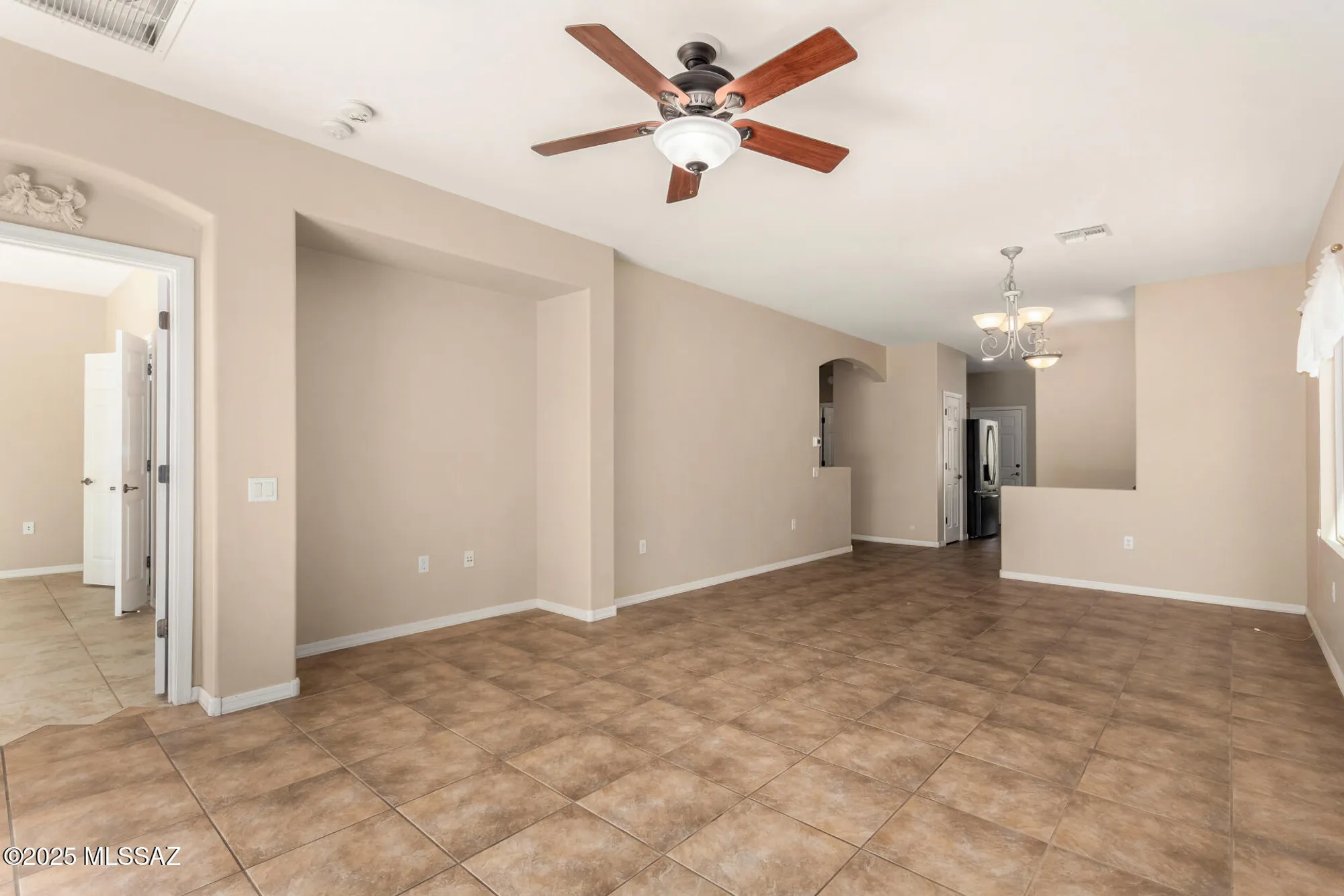 Property Slideshow image 6 of 48 | 299 w calle del estribo, Sahuarita, AZ, 85629