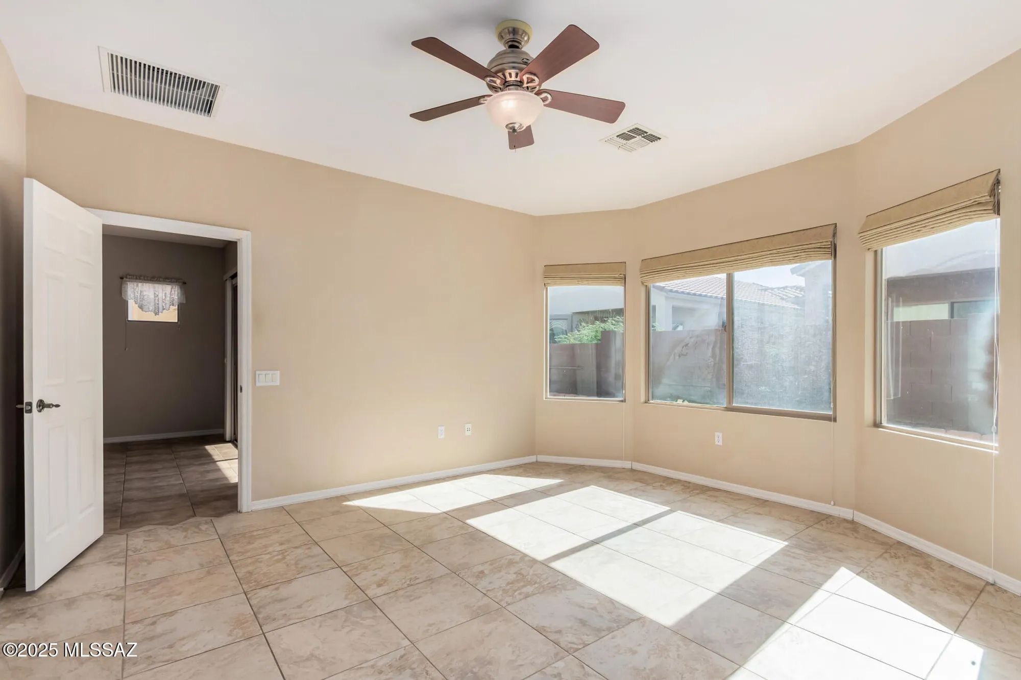 Property Slideshow image 15 of 48 | 299 w calle del estribo, Sahuarita, AZ, 85629