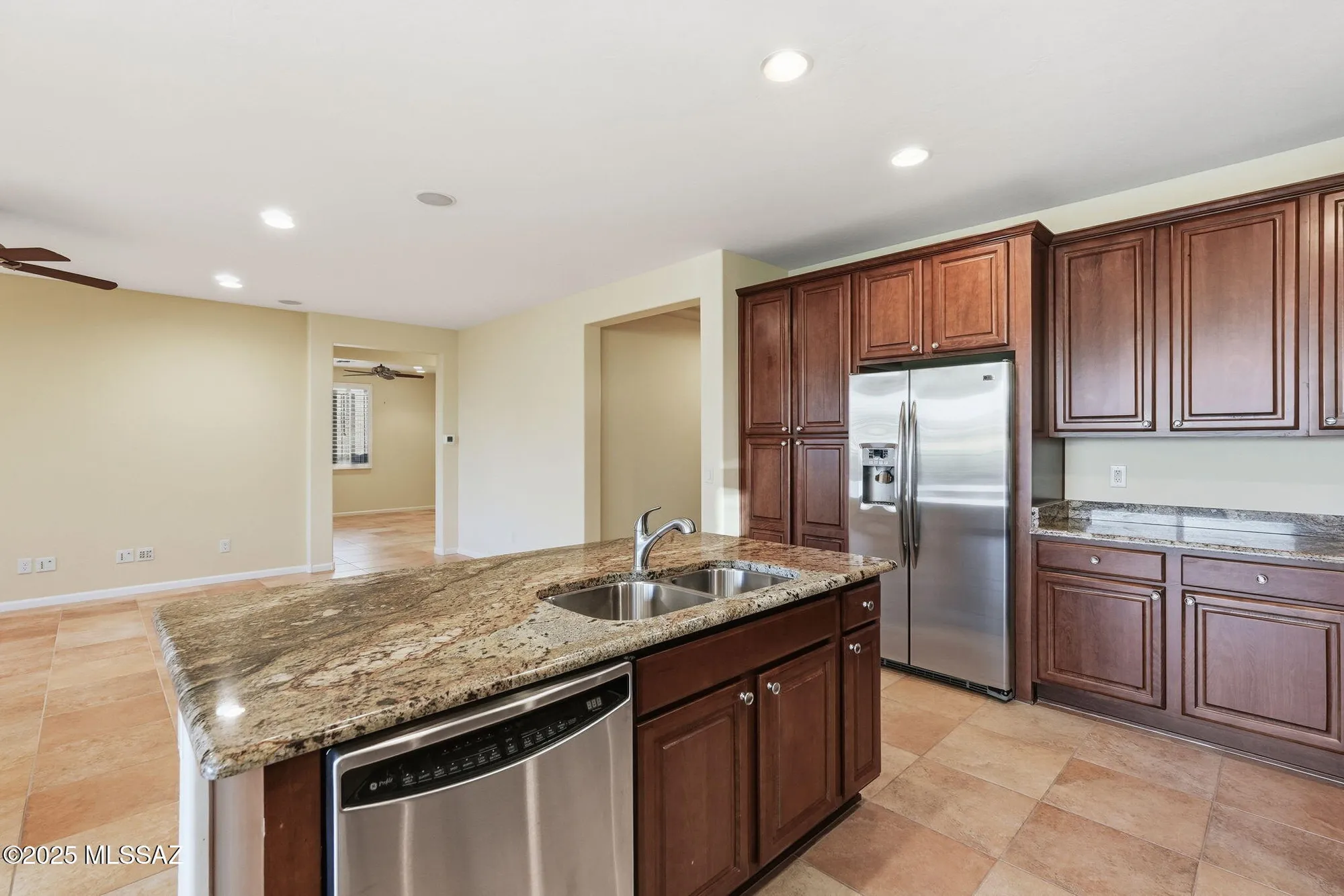 Property Slideshow image 15 of 47 | 1094 n night heron dr, Green Valley, AZ, 85614