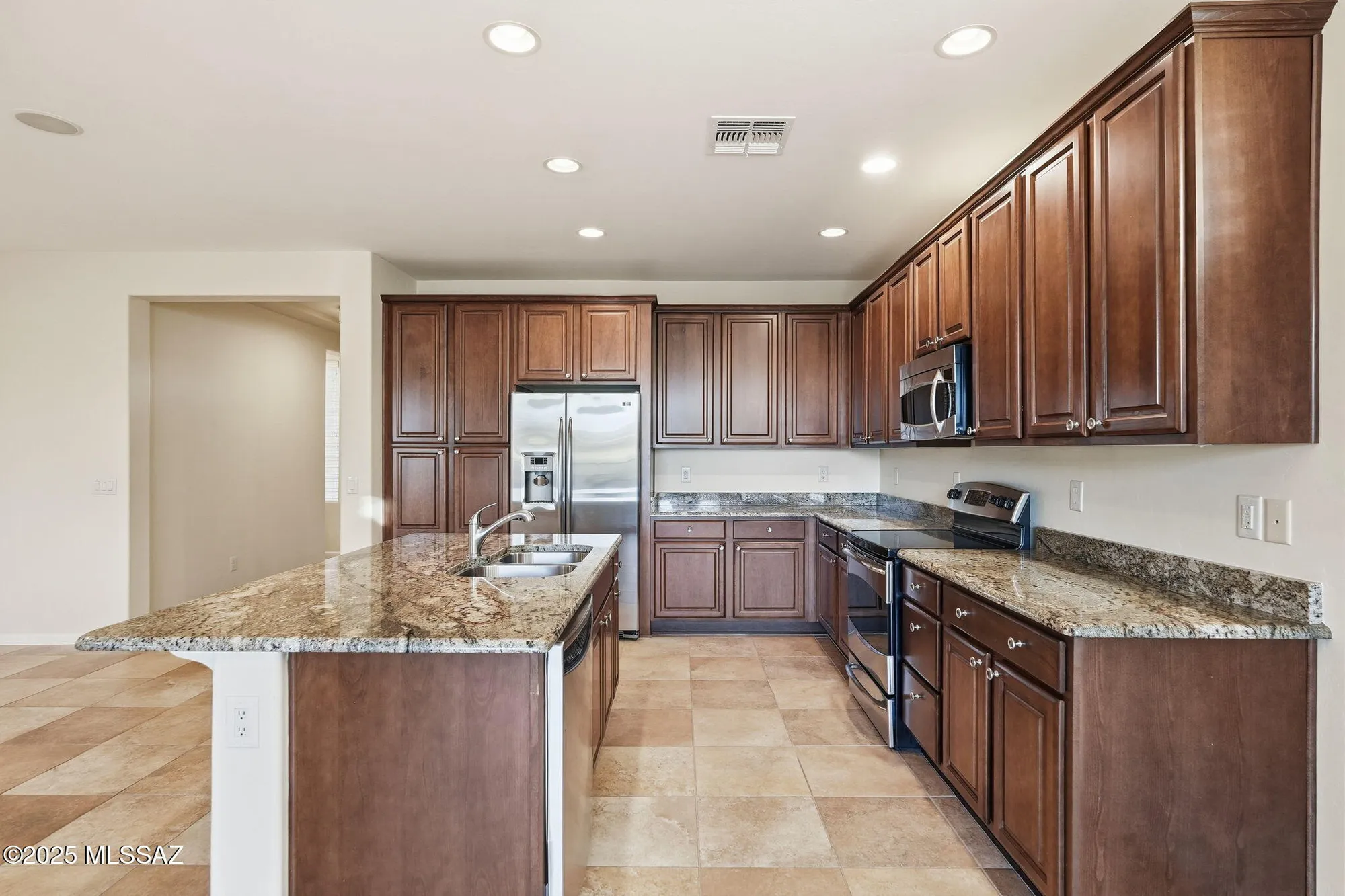 Property Slideshow image 16 of 47 | 1094 n night heron dr, Green Valley, AZ, 85614