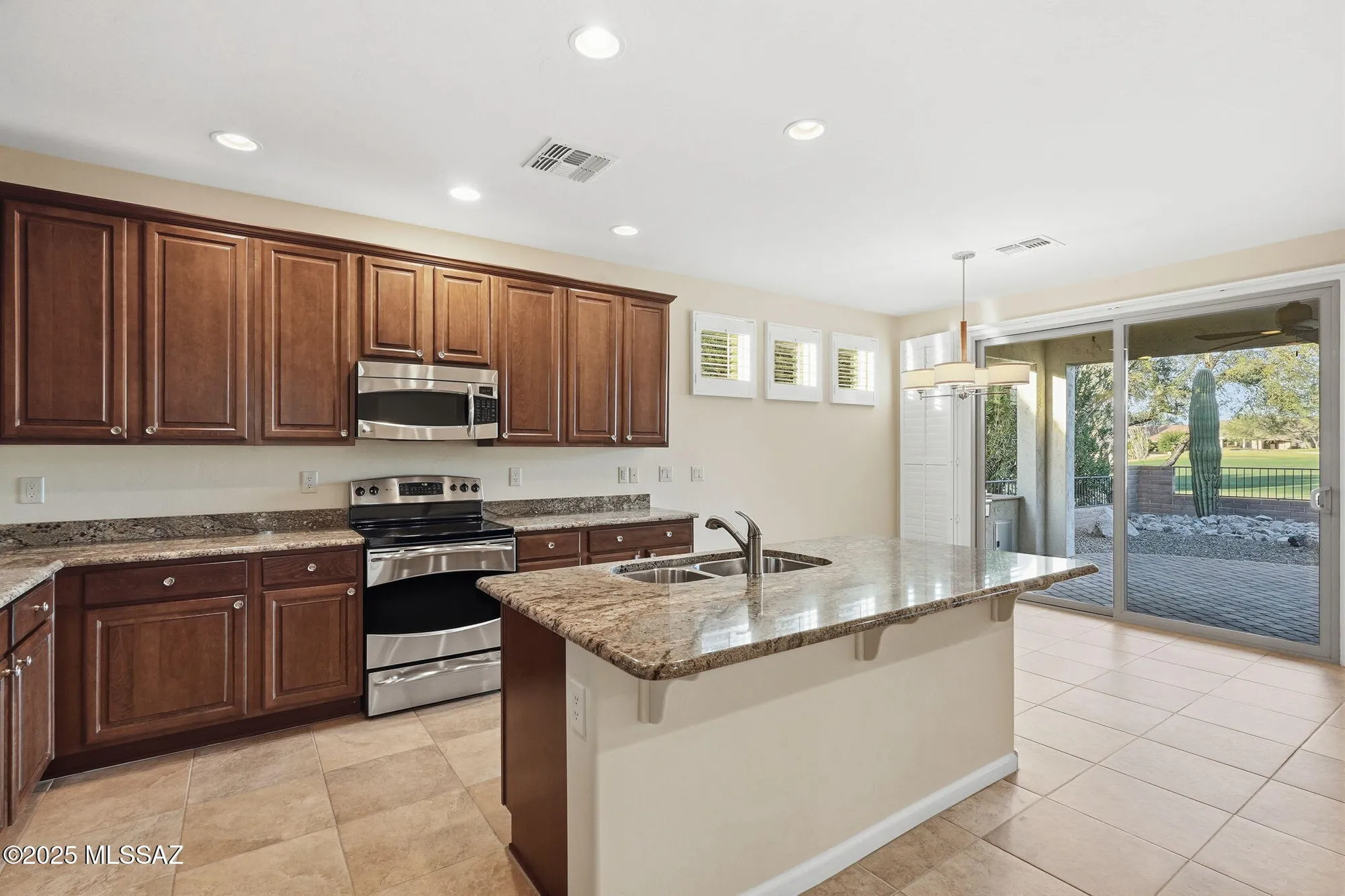 Property Slideshow image 12 of 47 | 1094 n night heron dr, Green Valley, AZ, 85614