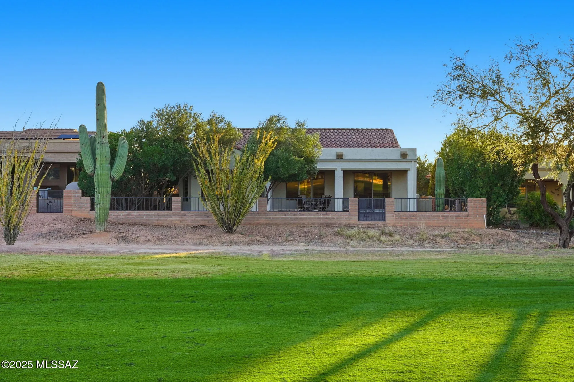 Property Slideshow image 3 of 47 | 1094 n night heron dr, Green Valley, AZ, 85614