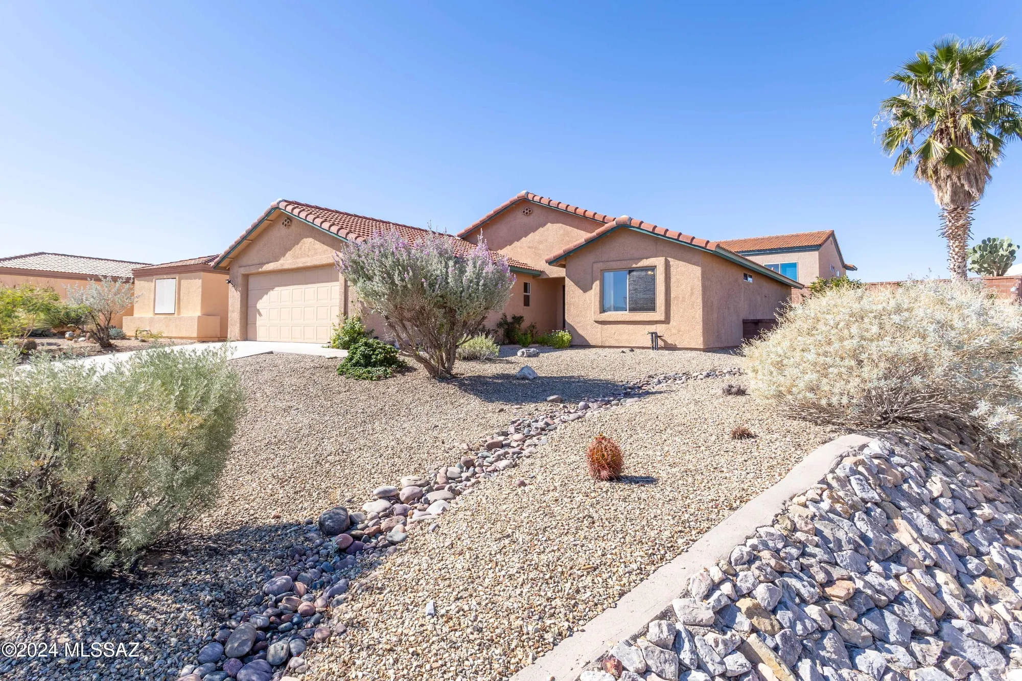 Property Slideshow image 4 of 50 | 287 n via la castellana, Green Valley, AZ, 85614