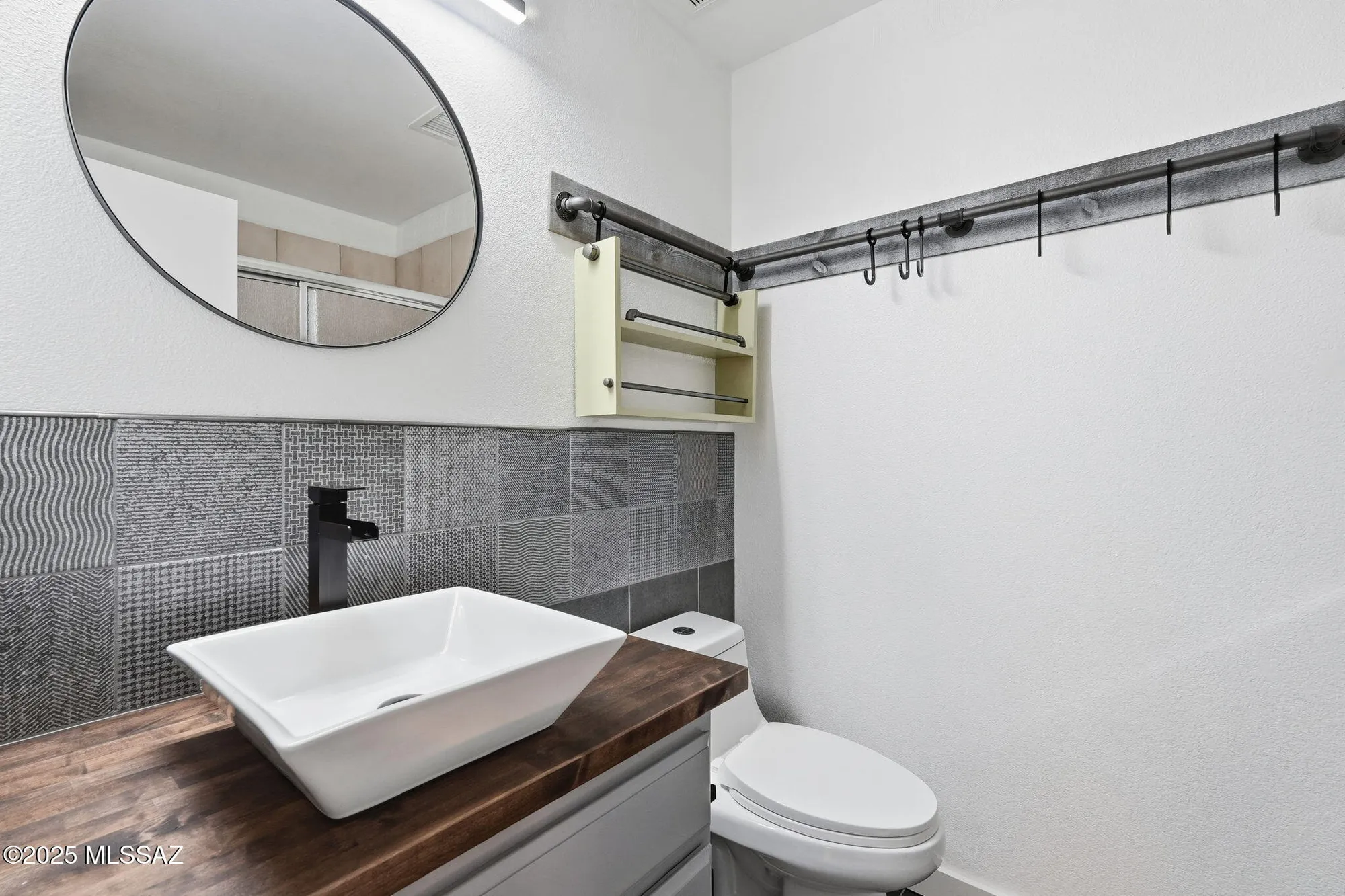 Property Slideshow image 23 of 36 | 63858 e poco ln, Tucson, AZ, 85739