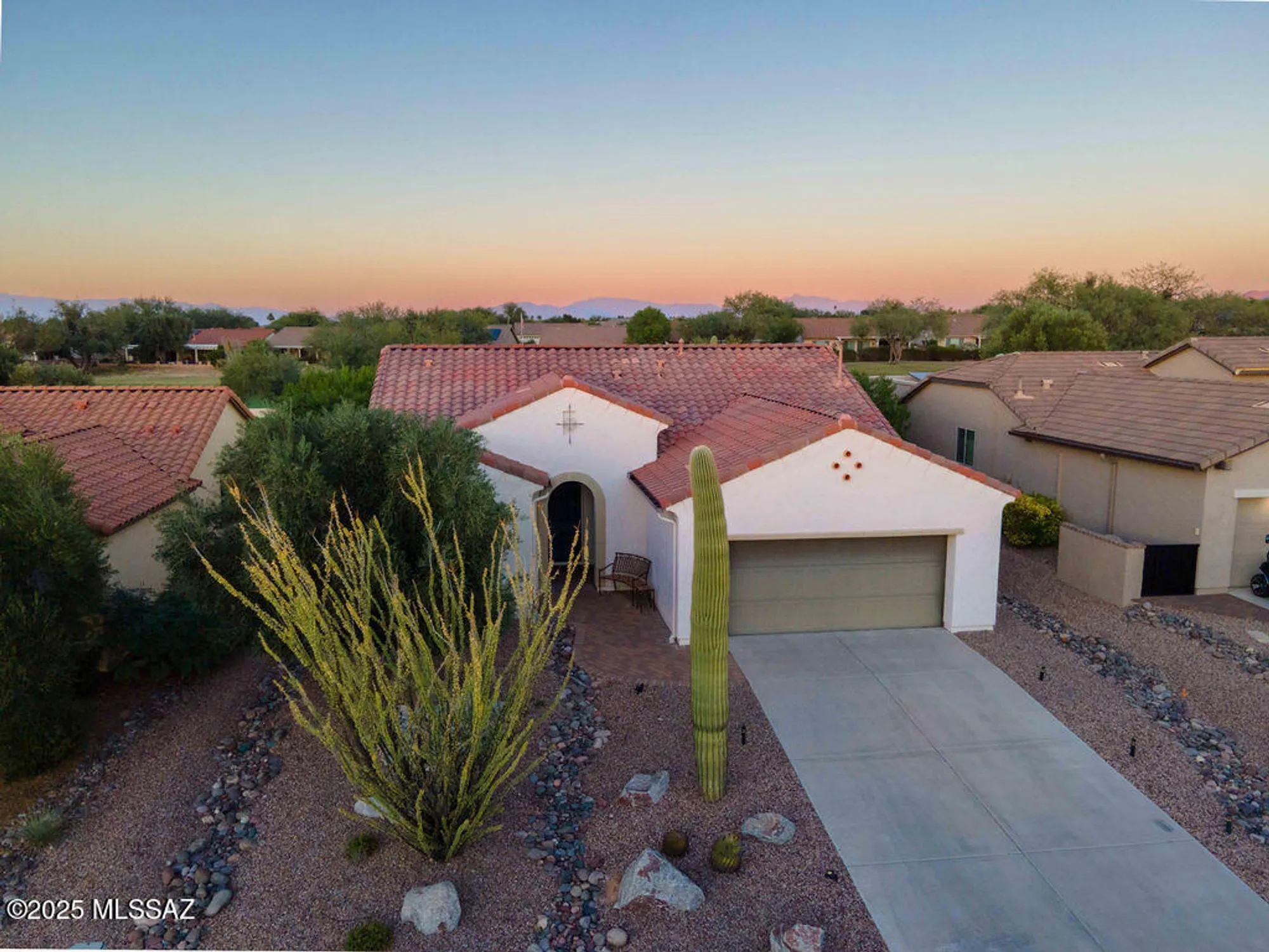 Property Slideshow image 4 of 47 | 1094 n night heron dr, Green Valley, AZ, 85614